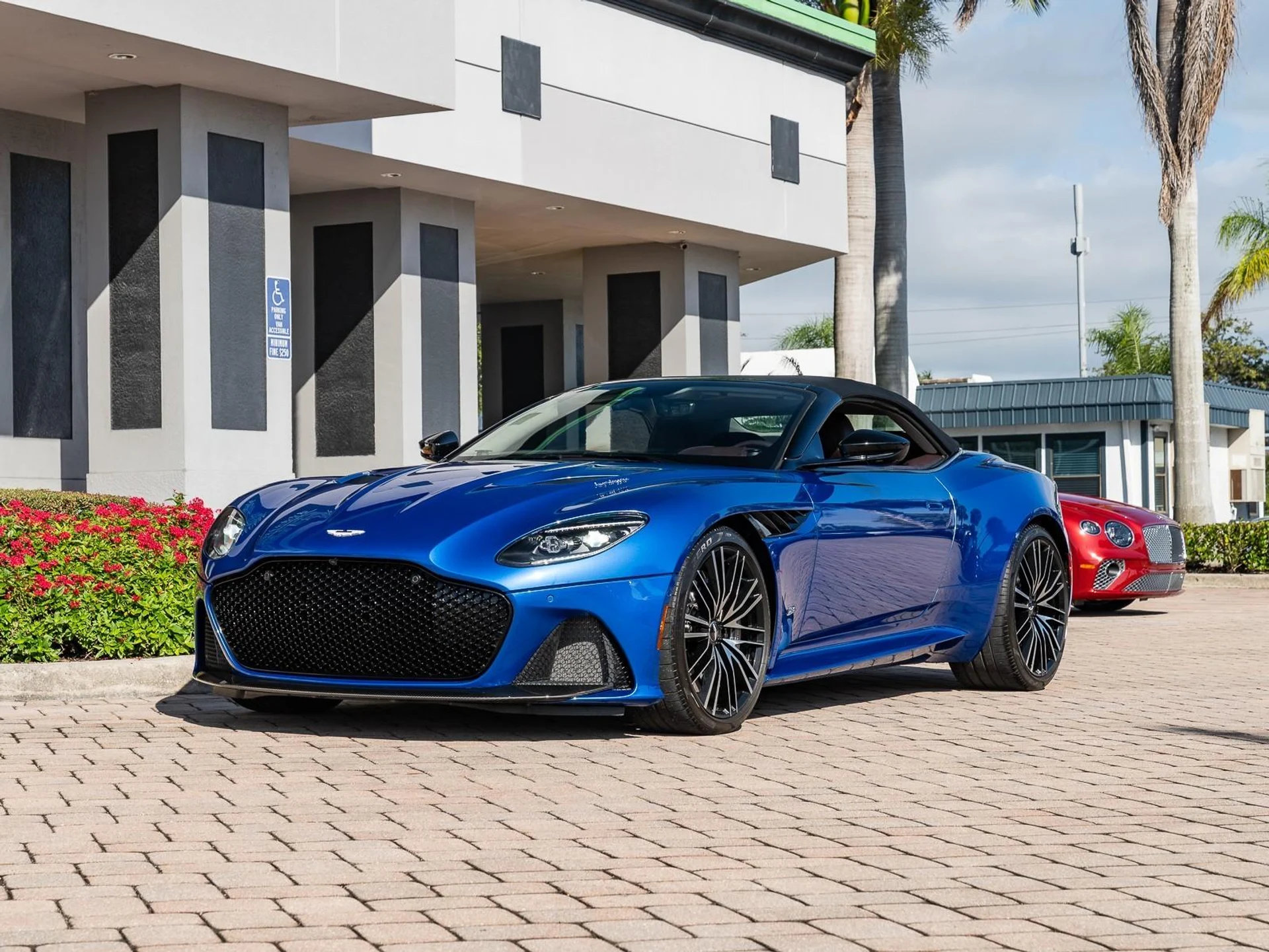 mph006_2462378346_Used_2020_Aston_Martin_DBS_Superleggera_1761685593_80390b5c59