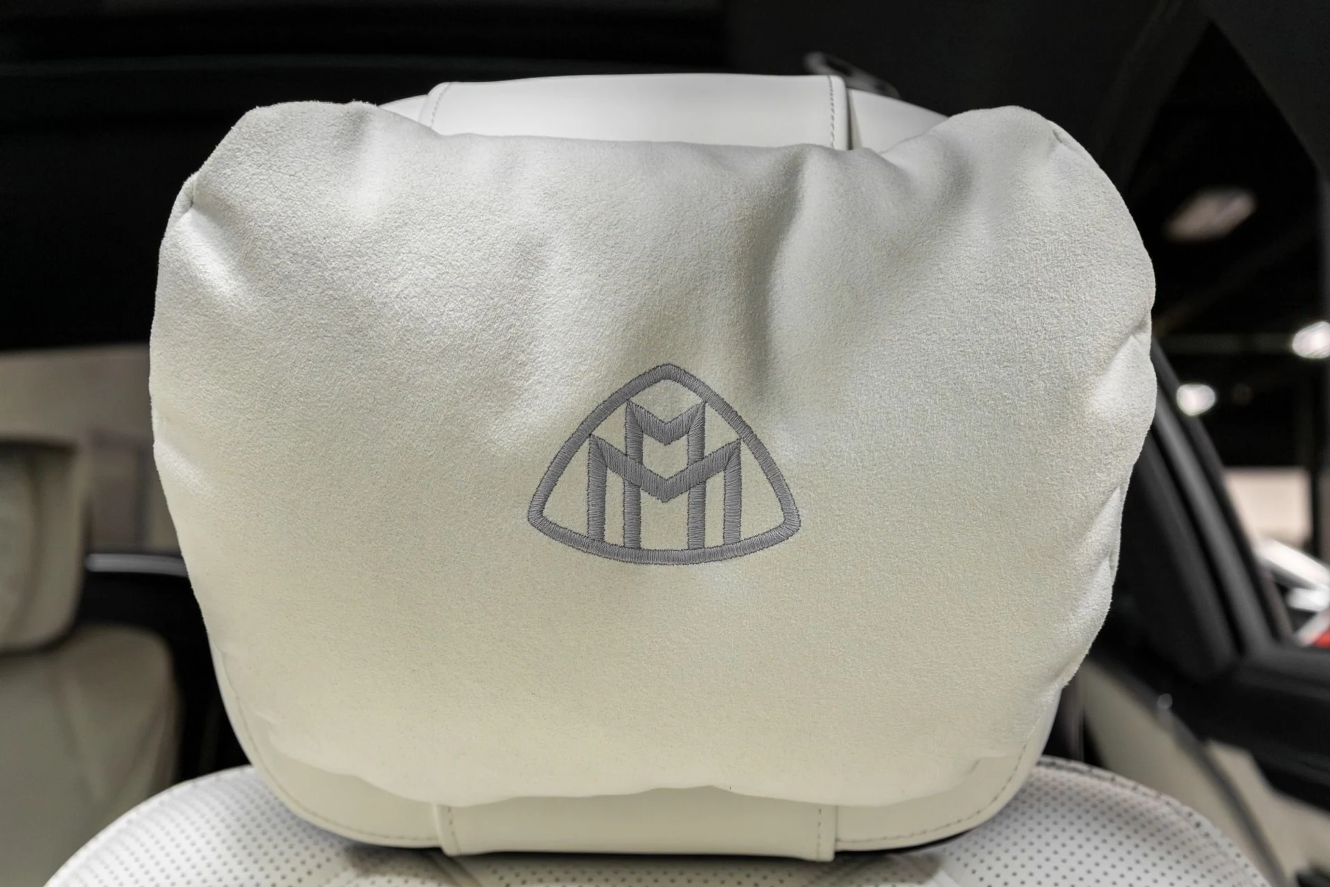 mph006_2464454464_Used_2024_Mercedes_Benz_S_Class_Maybach_S_680_4_MATIC_1766186559_e2c3878bf2