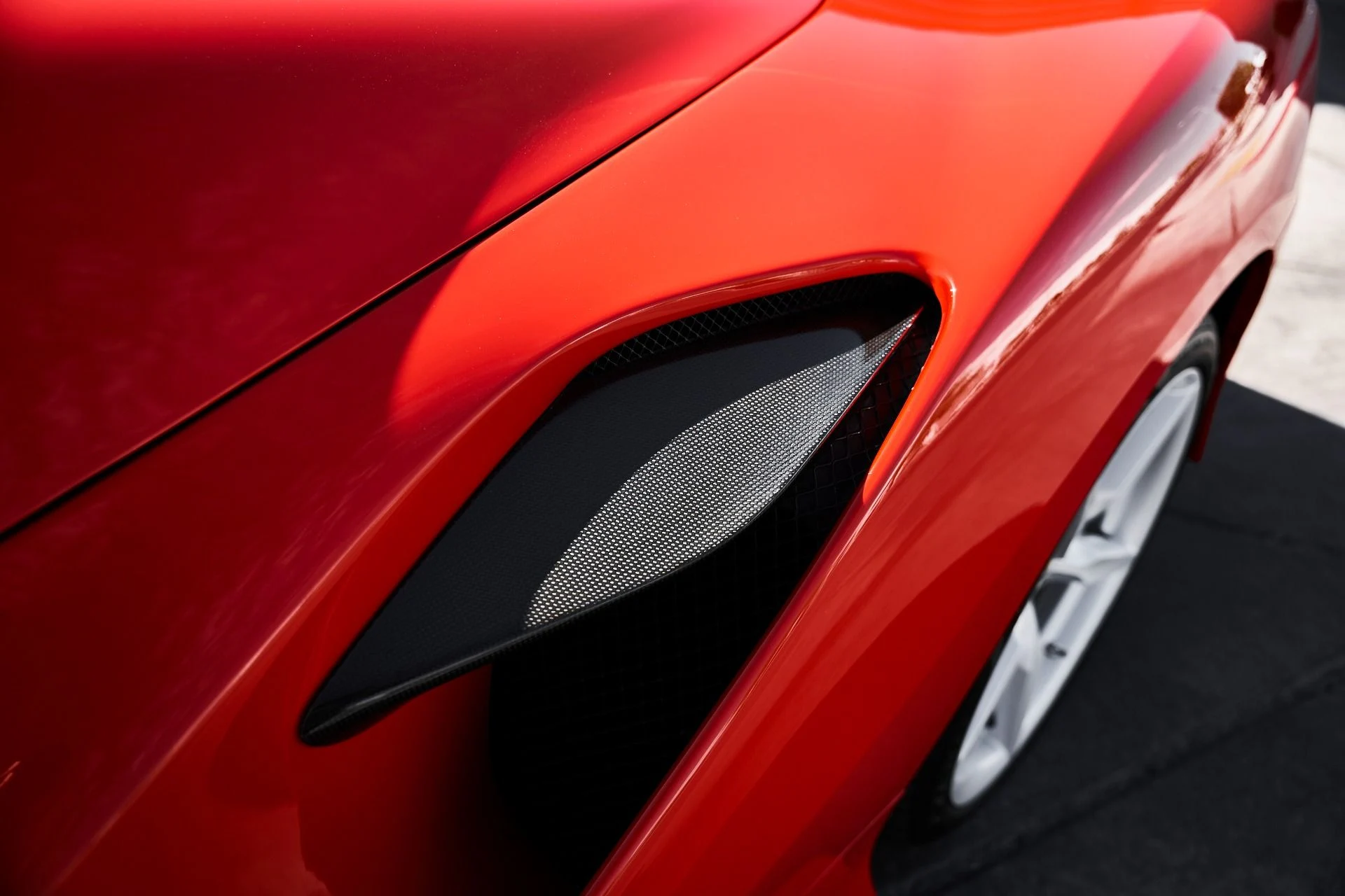 mph006_2467287639_Used_2023_Ferrari_F8_Spider_Base_1774742593_529775c9e9