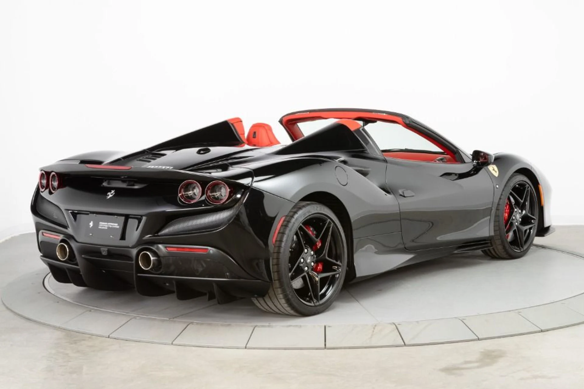 mph006_2467797068_Used_2021_Ferrari_F8_Spider_a37c352a92