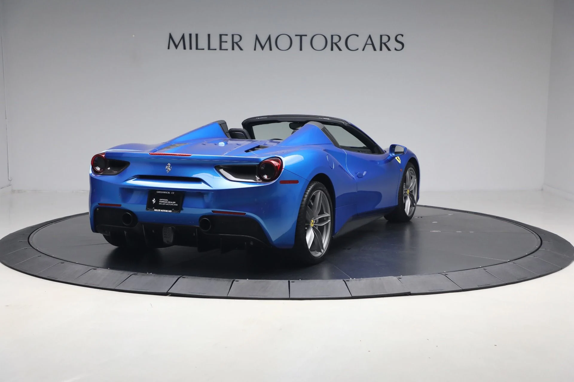 mph006_2472410445_Used_2017_Ferrari_488_Spider_1779887206_29808beab1