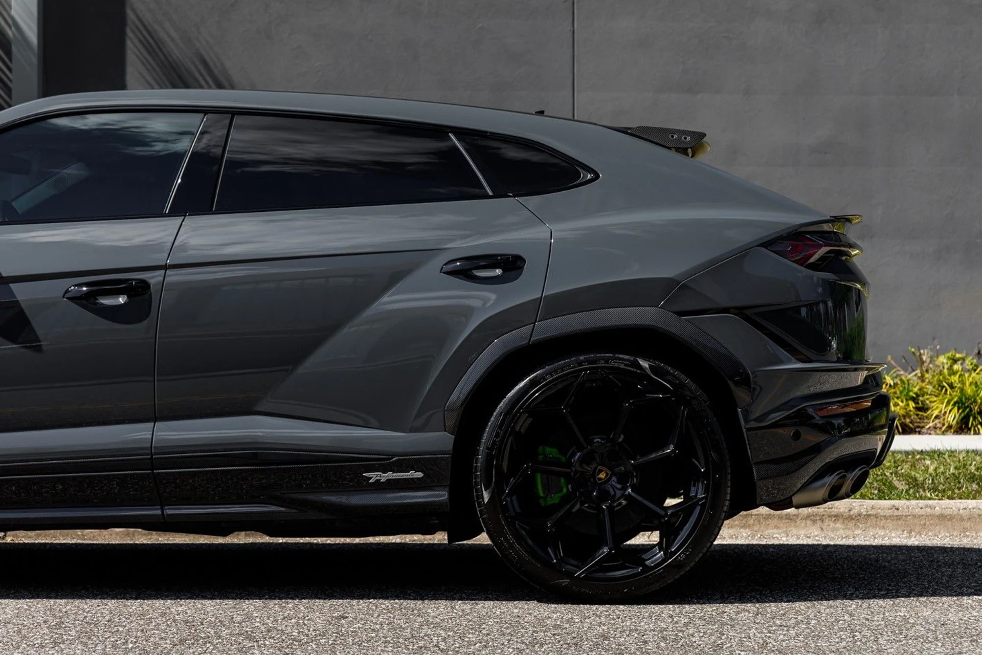 mph006_2475343986_667_p7_l_f8102a4461