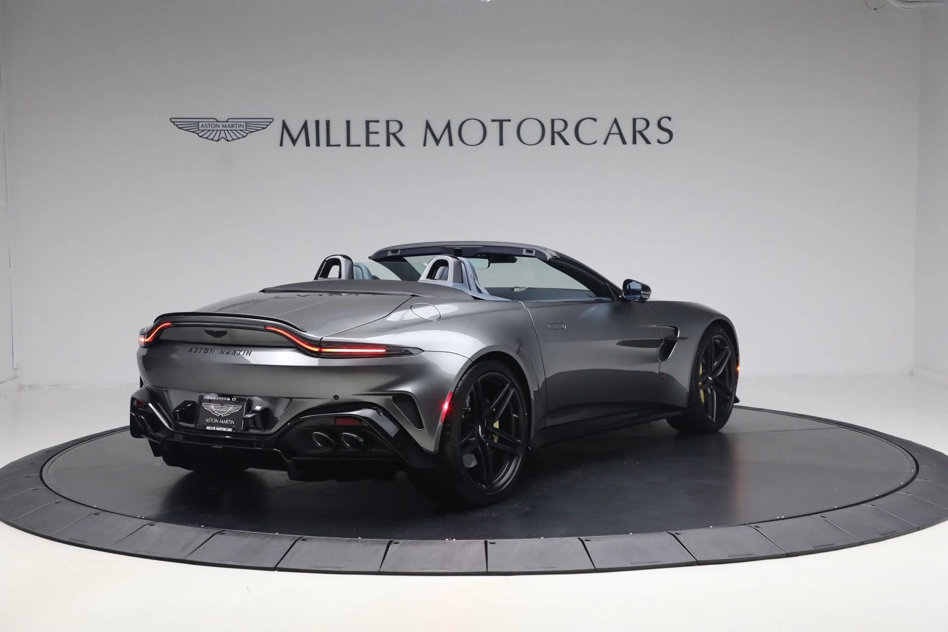 mph006_2476100042_New_2026_Aston_Martin_Vantage_S_Roadster_1787407546_85c3482734