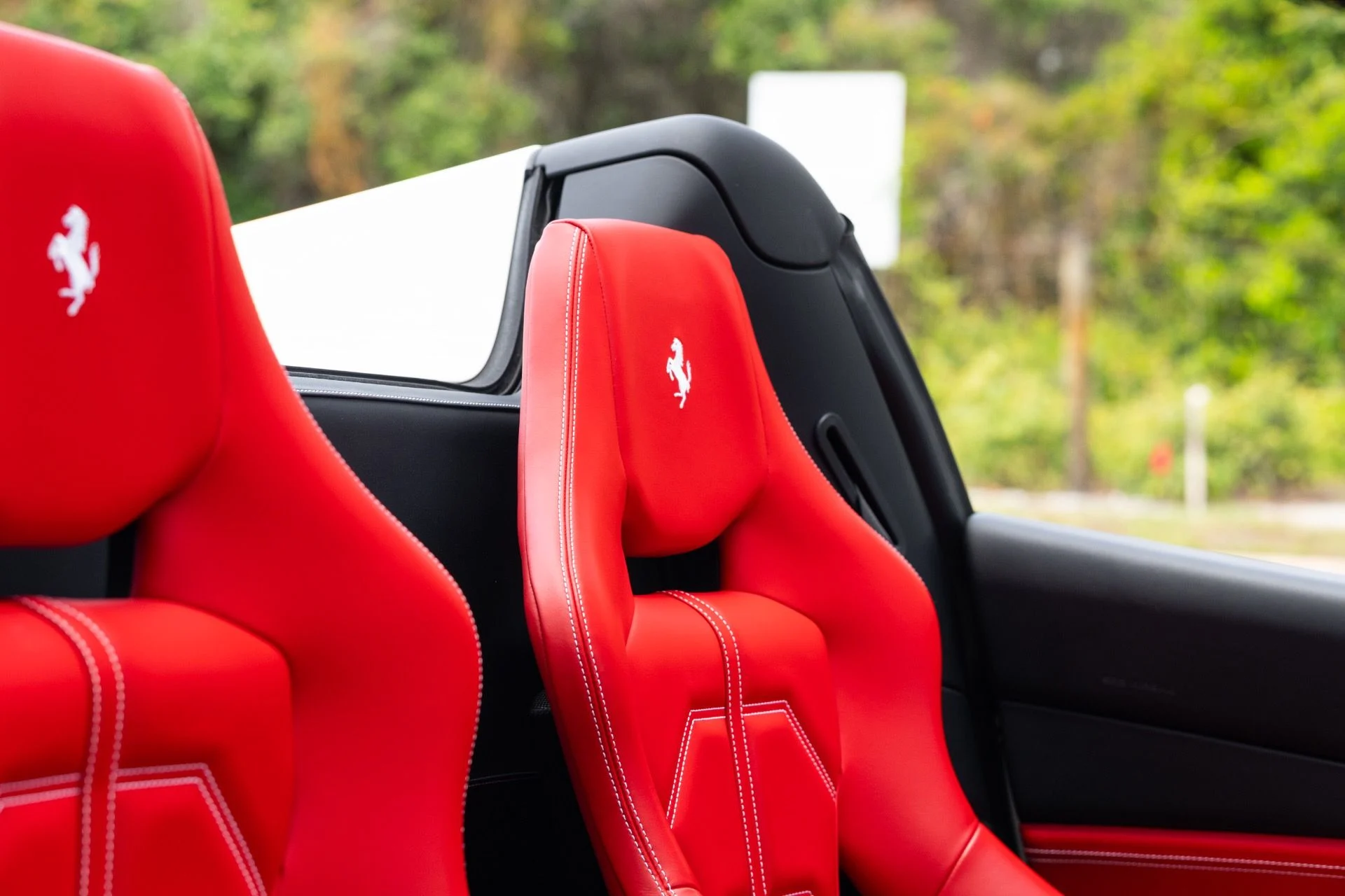 mph006_2486928948_Used_2018_Ferrari_488_Spider_1779900992_273064e780