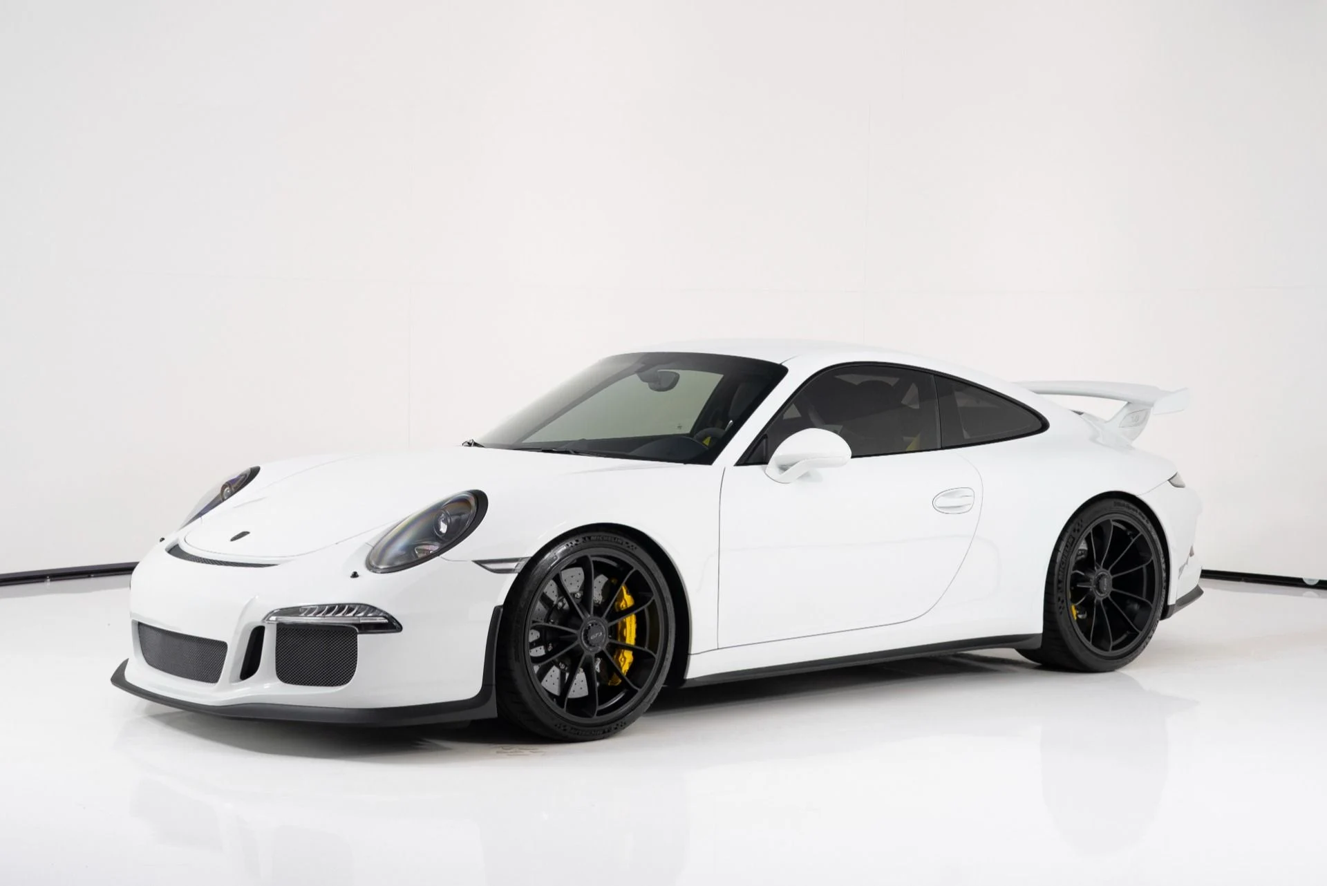 mph006_2487156225_Used_2015_Porsche_911_GT_3_1755021412_e55129708f