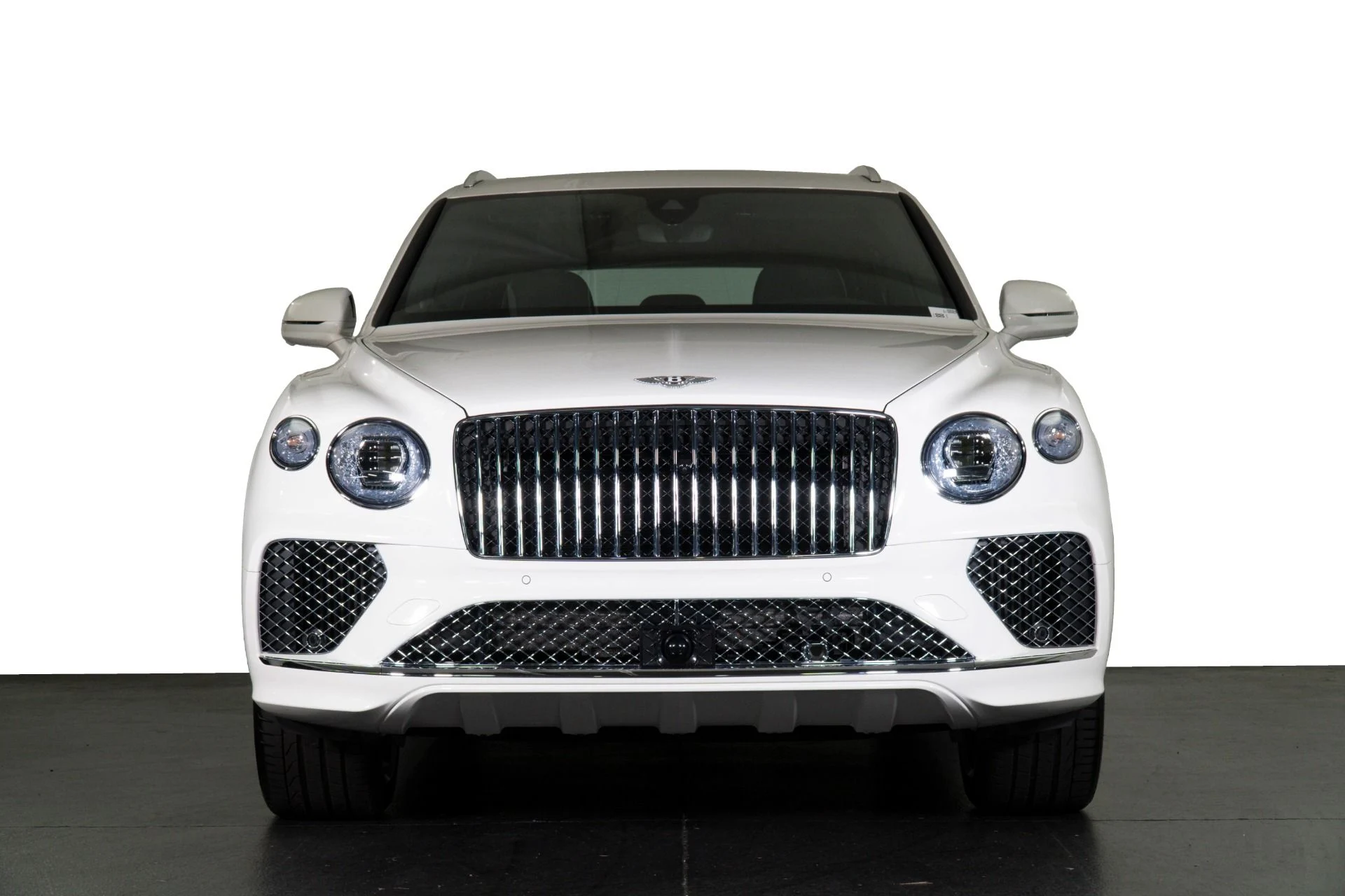 mph006_2504086666_New_2026_Bentley_Bentayga_AZURE_1777652825_72fa0eb181