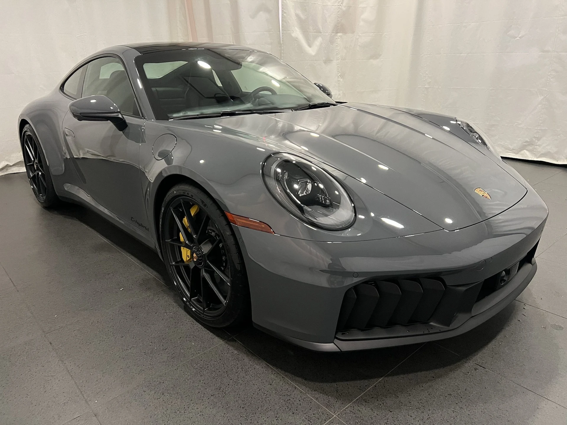 mph006_2513666760_c4a8a839e8614b328e5cc2293db2d4f6x_5f085453be