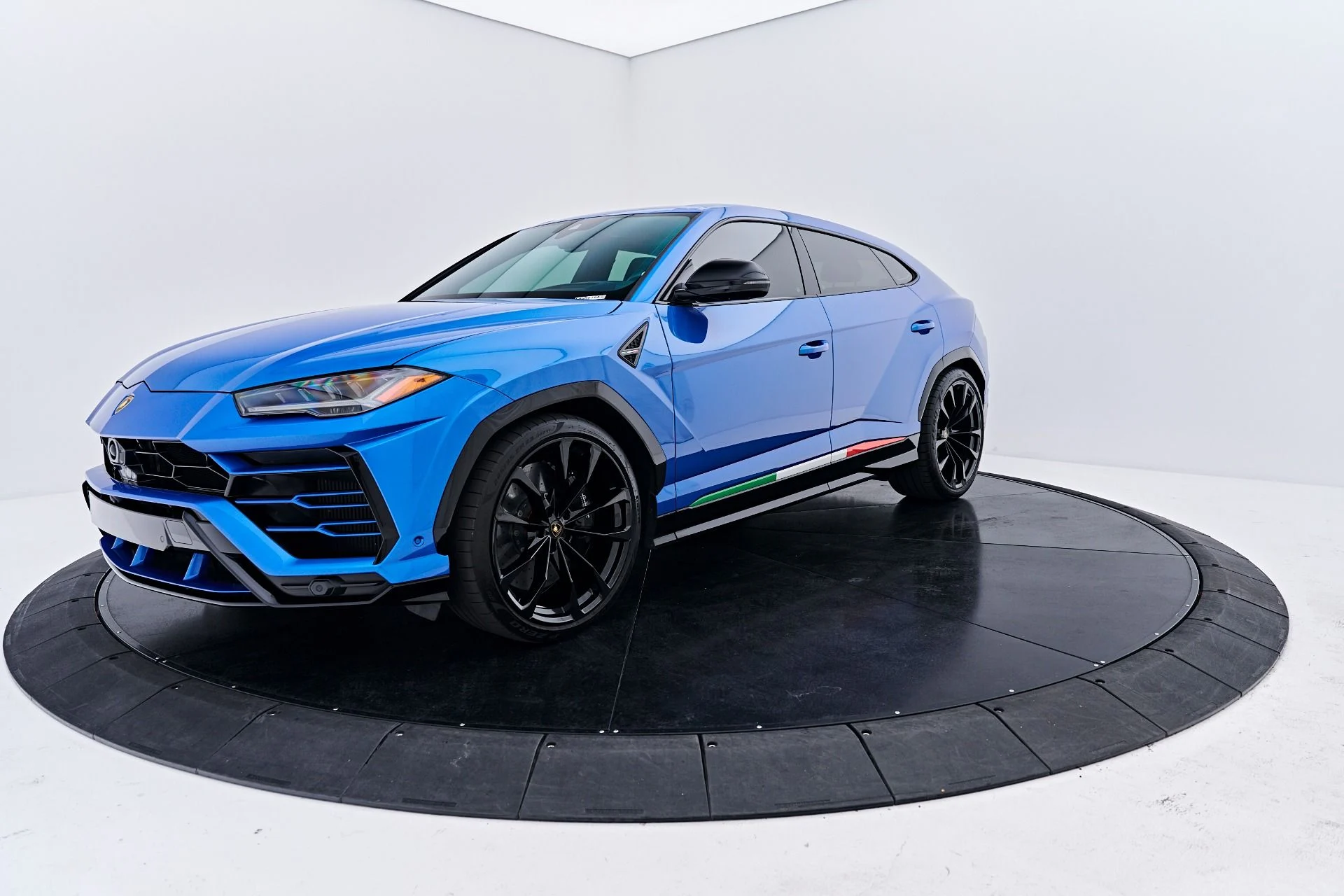 mph006_2517384221_Used_2020_Lamborghini_Urus_Base_1790958993_a5a82e8fe8