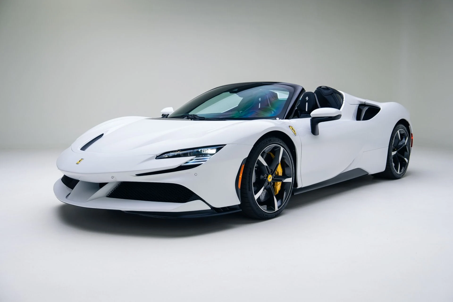 mph006_251886695_Used_2024_Ferrari_SF_90_Spider_1764978674_fec2b65f8e