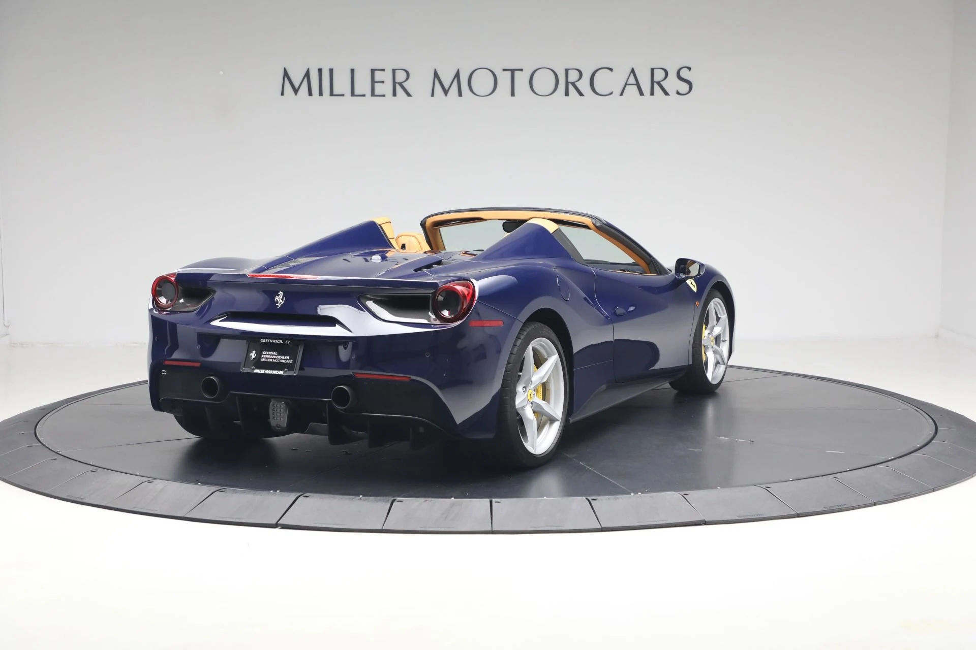 mph006_2524274938_Used_2017_Ferrari_488_Spider_1781020224_4ef53fdc86