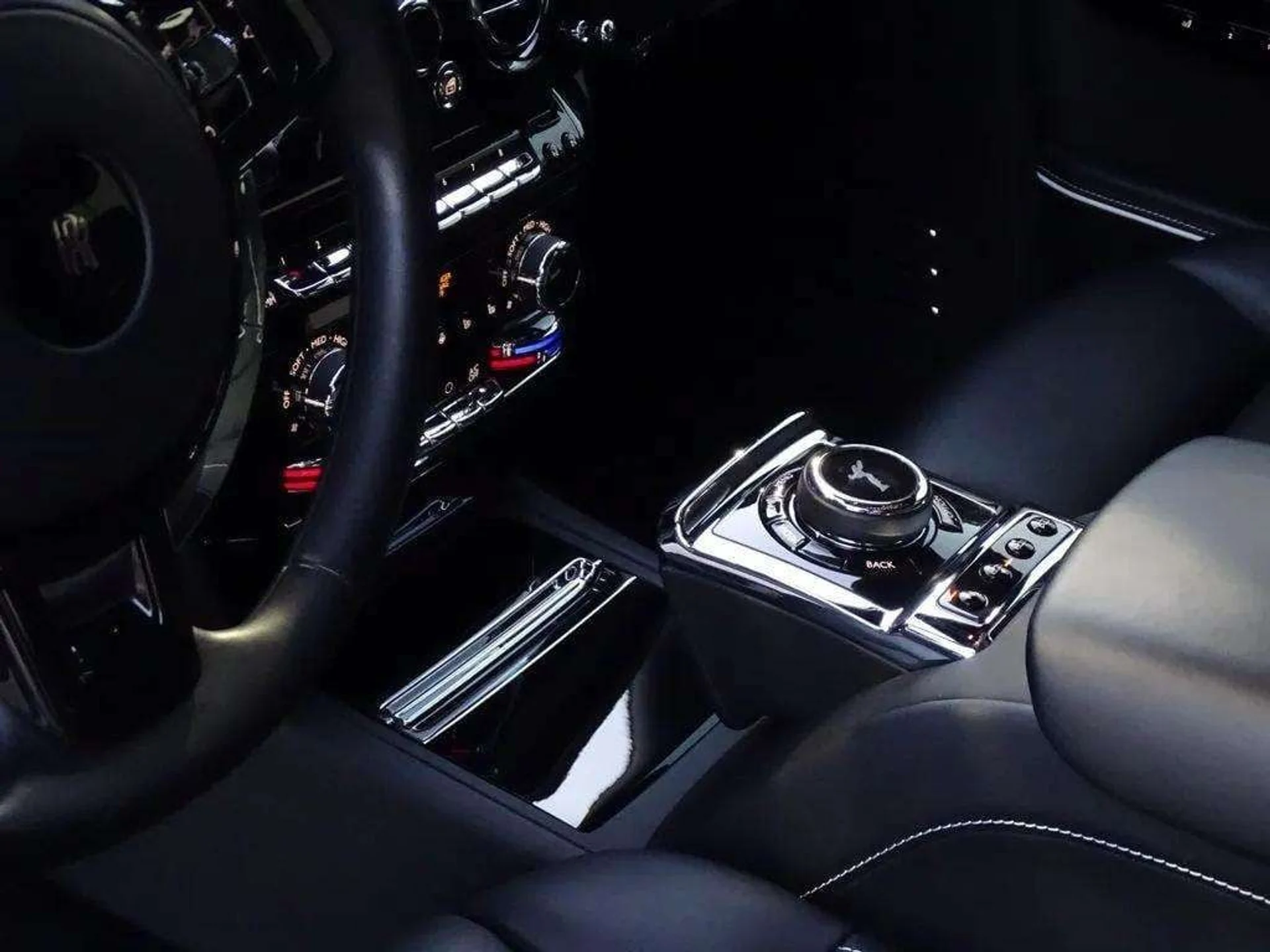 mph006_2526738465_e00aa5829edab75fe957e76875754e78x_cf369dca61