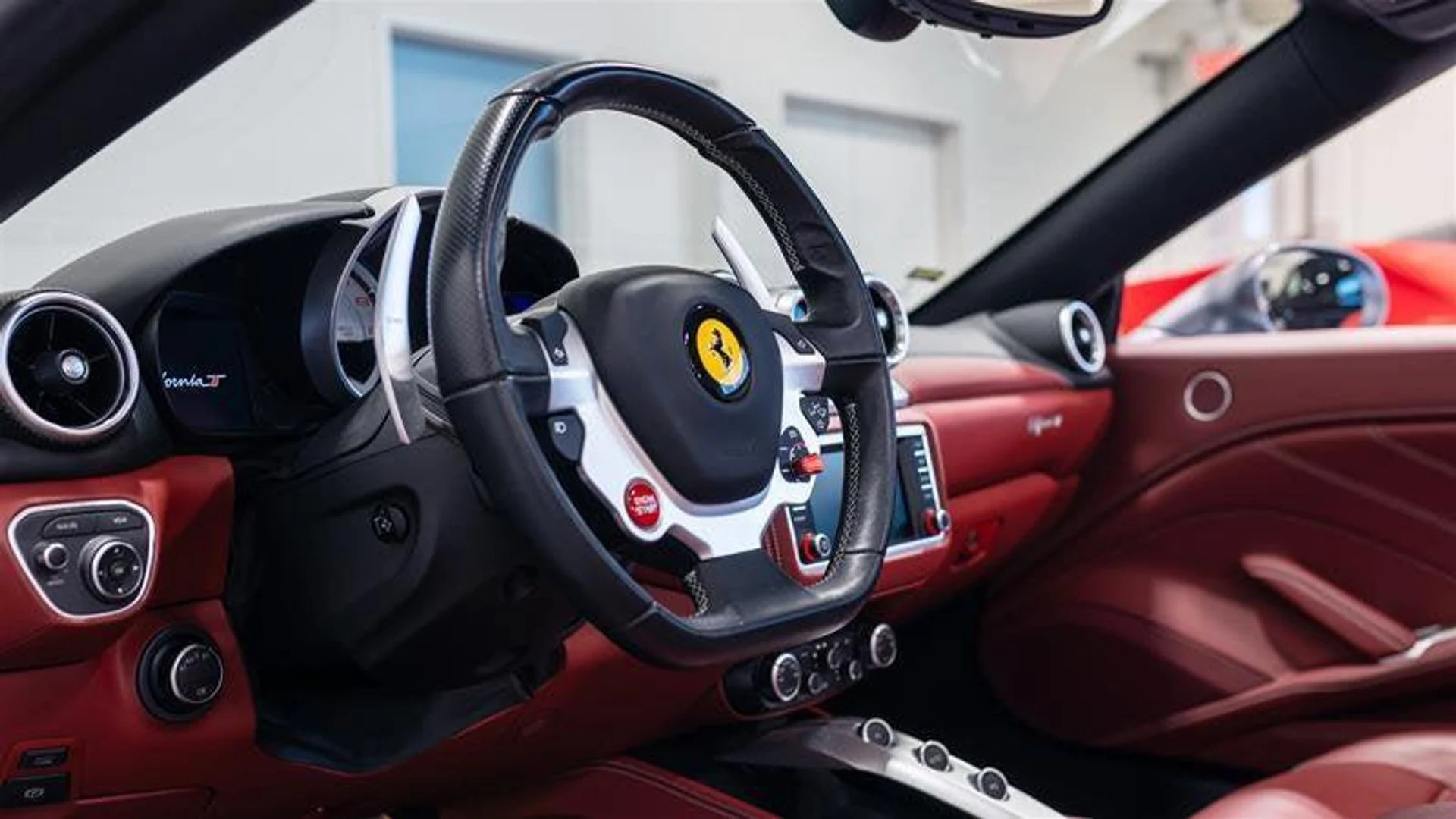 mph006_2534177682_Used_2017_Ferrari_California_T_Base_1787051786_7c621932e1