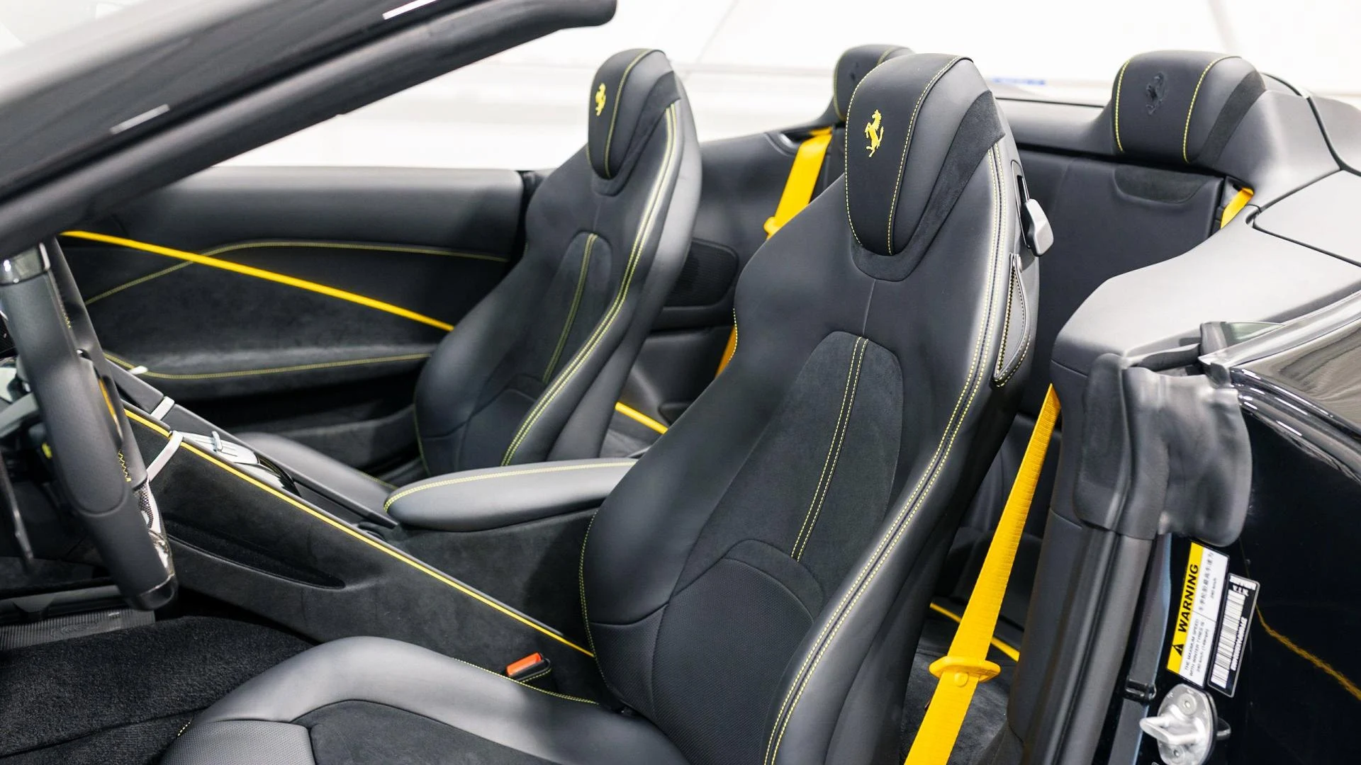 mph006_2544676068_Used_2025_Ferrari_Roma_Spider_Base_1784114263_bf71013207