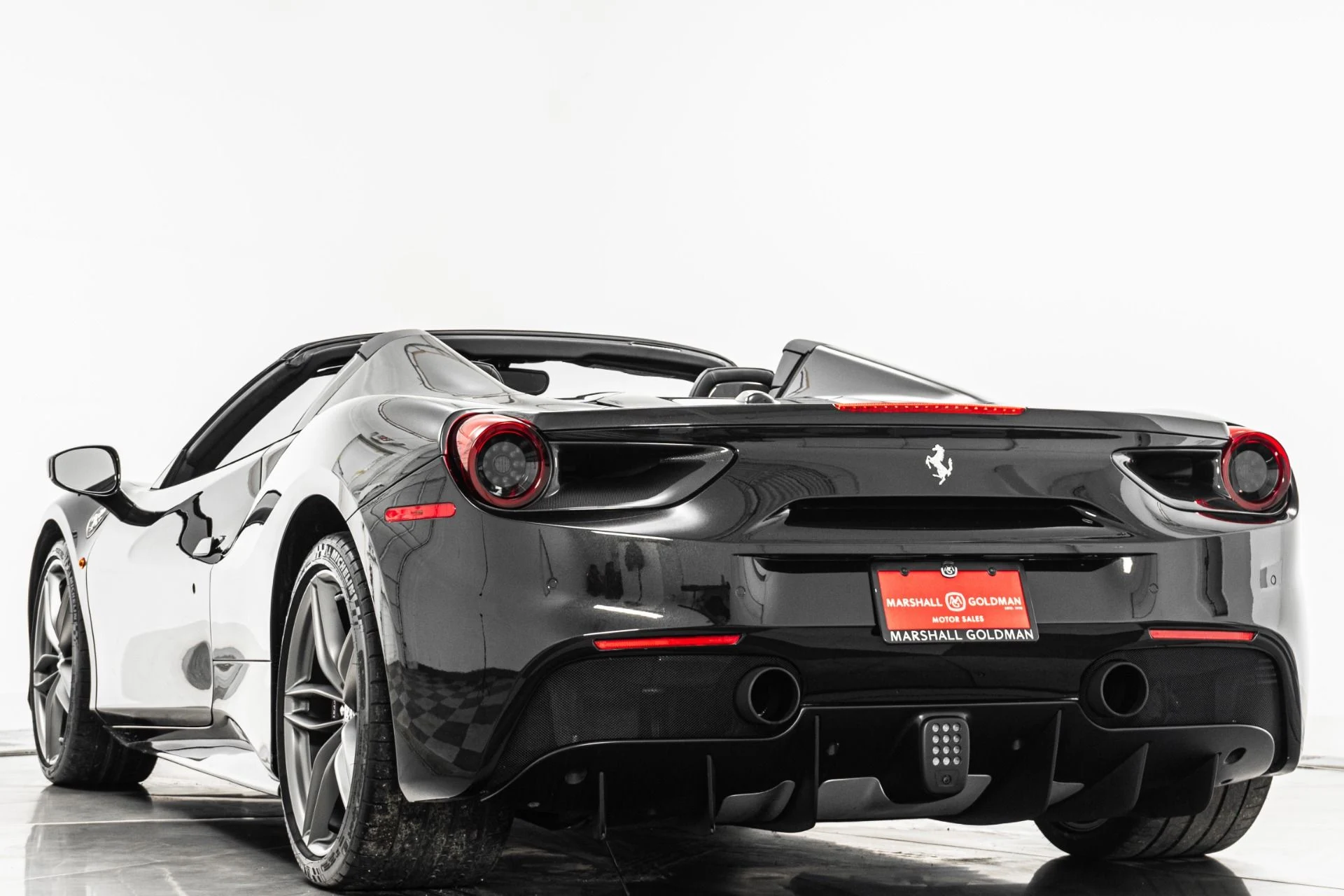 mph006_2558538673_Used_2018_Ferrari_488_Spider_Extensive_Carbon_Fiber_Trim_Low_Miles_1776720034_5f028bd634