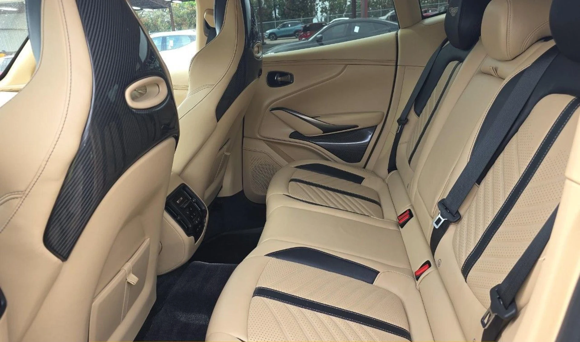 mph006_2566103983_a9a9f8c313ada50359096cad55604245x_fee6ff4f4d