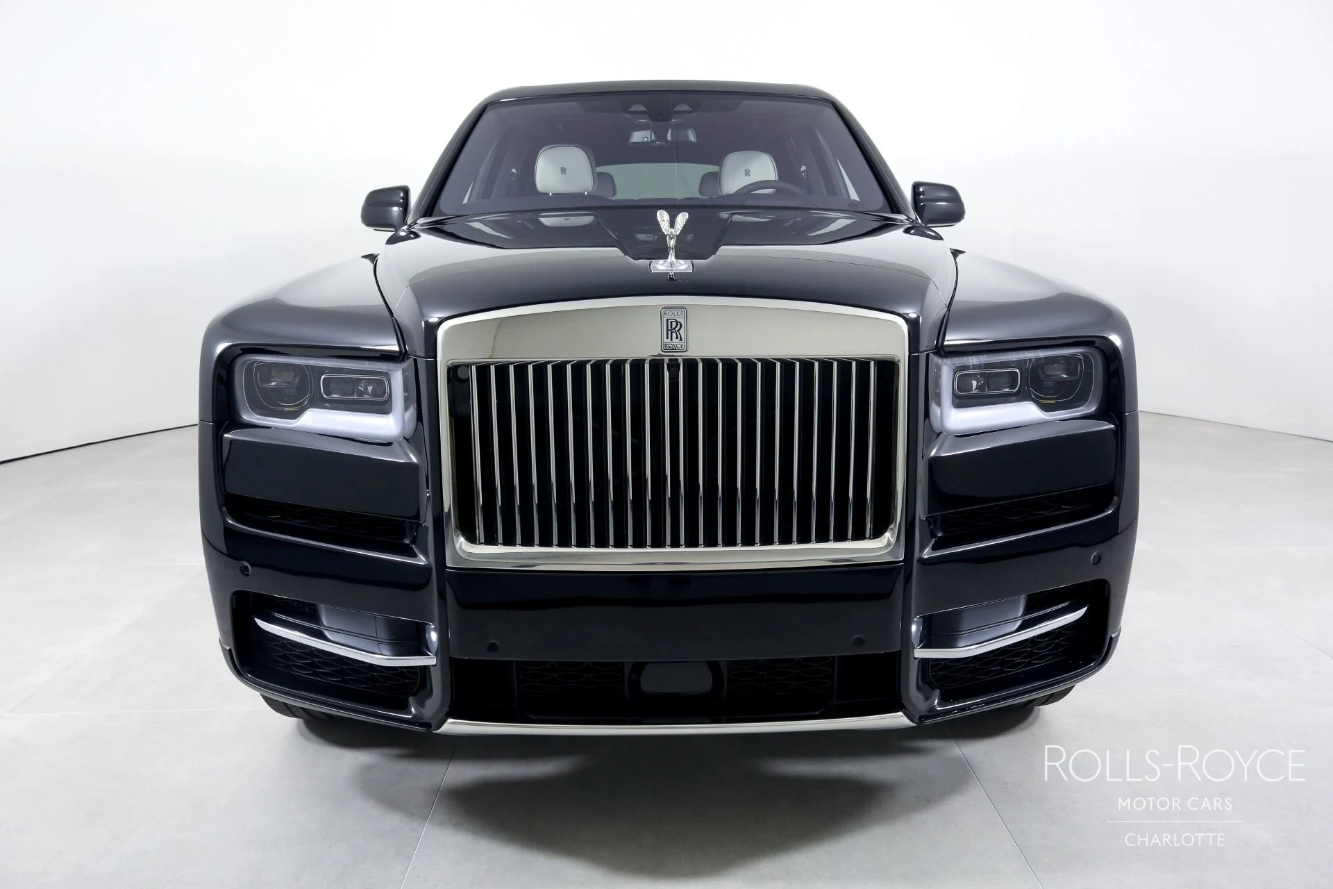 mph006_2581765786_Used_2023_Rolls_Royce_Cullinan_1694817003_d270931880
