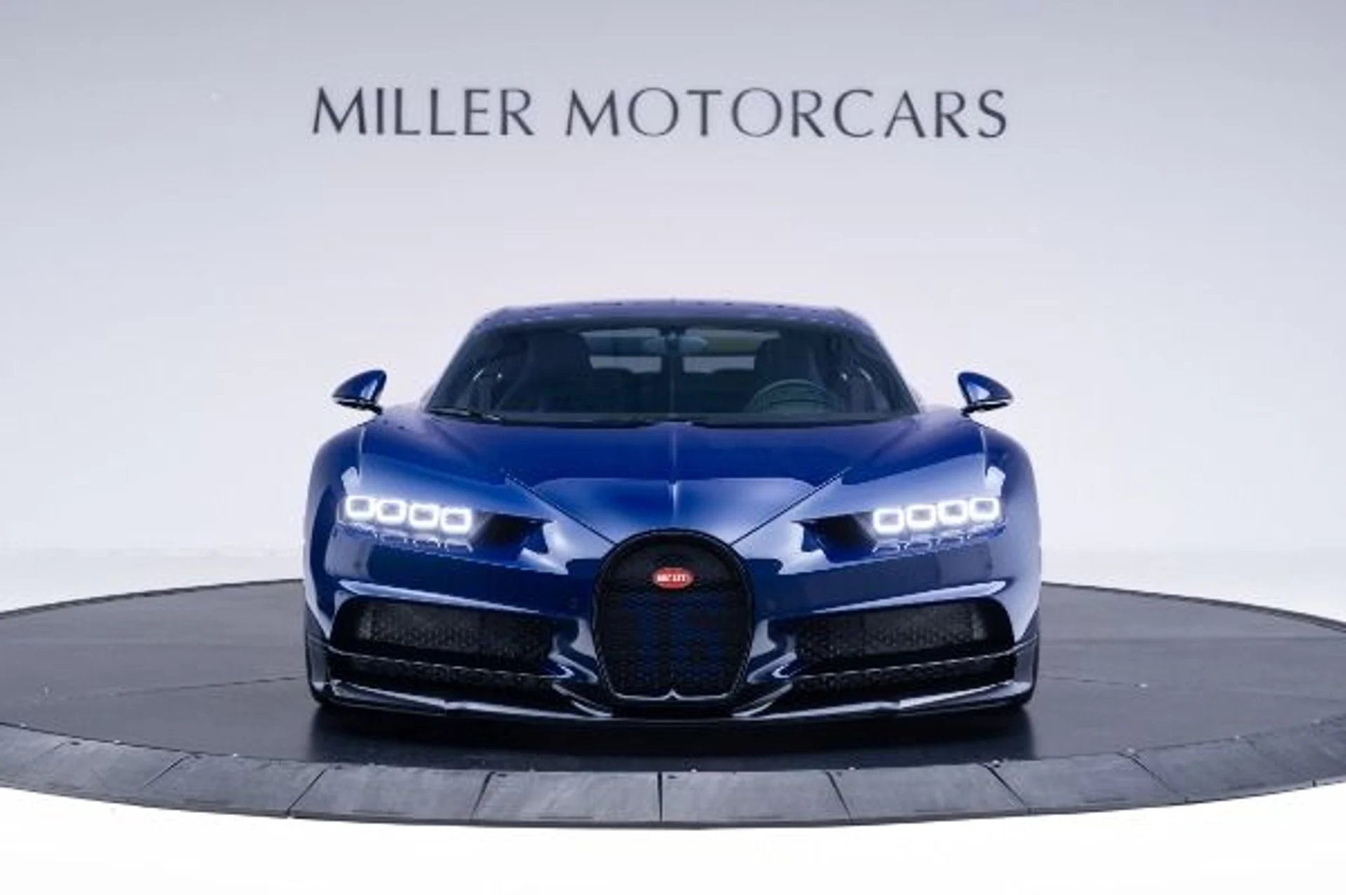 mph006_2589059569_Used_2018_Bugatti_Chiron_Chiron_551032a546