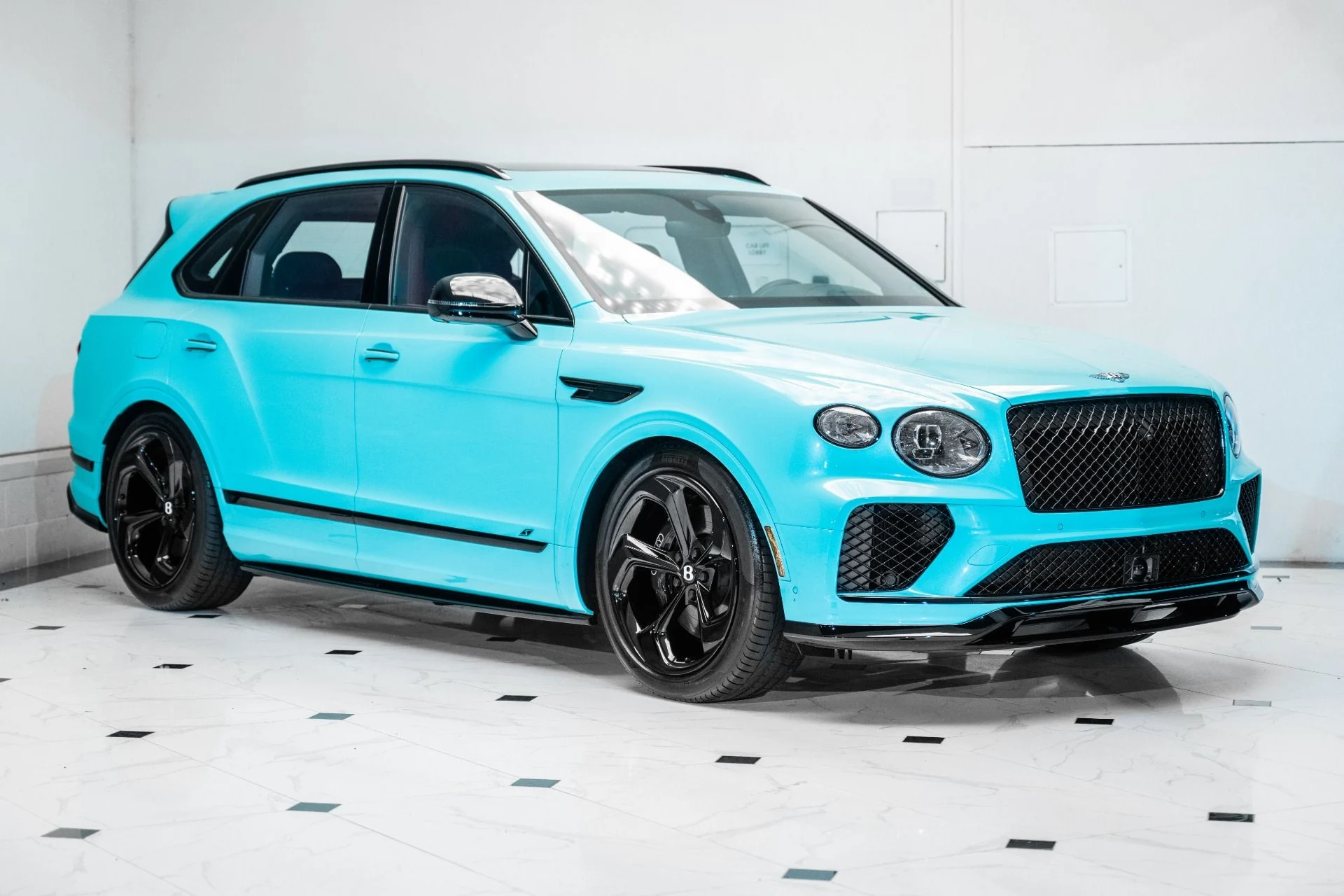 mph006_2589060875_Used_2024_Bentley_Bentayga_S_V8_1753281154_7cef93ec8e