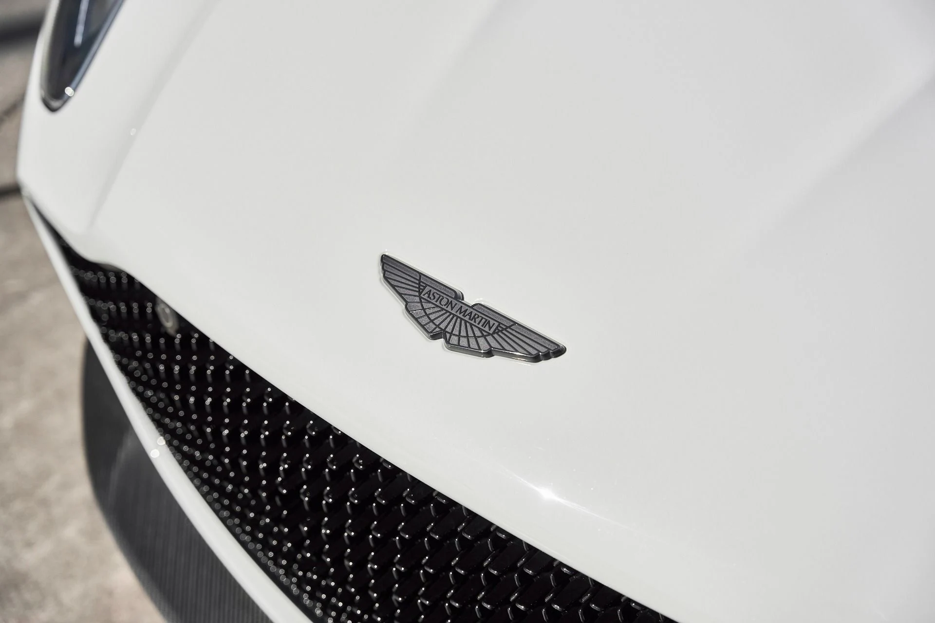 mph006_2600964591_Used_2023_Aston_Martin_DBS_Volante_1770513044_0a5c5fd7cb