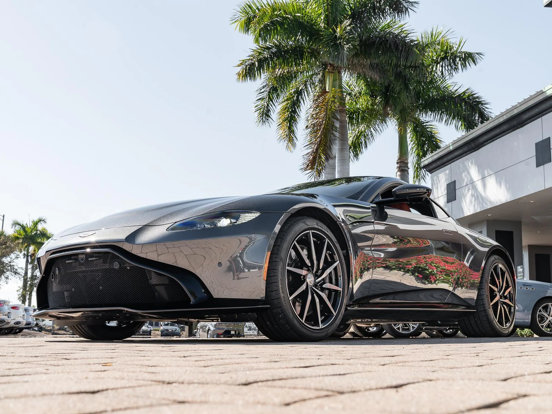 mph006_2607269793_Used_2021_Aston_Martin_Vantage_Coupe_Automatic_1771064396_679005c5d0