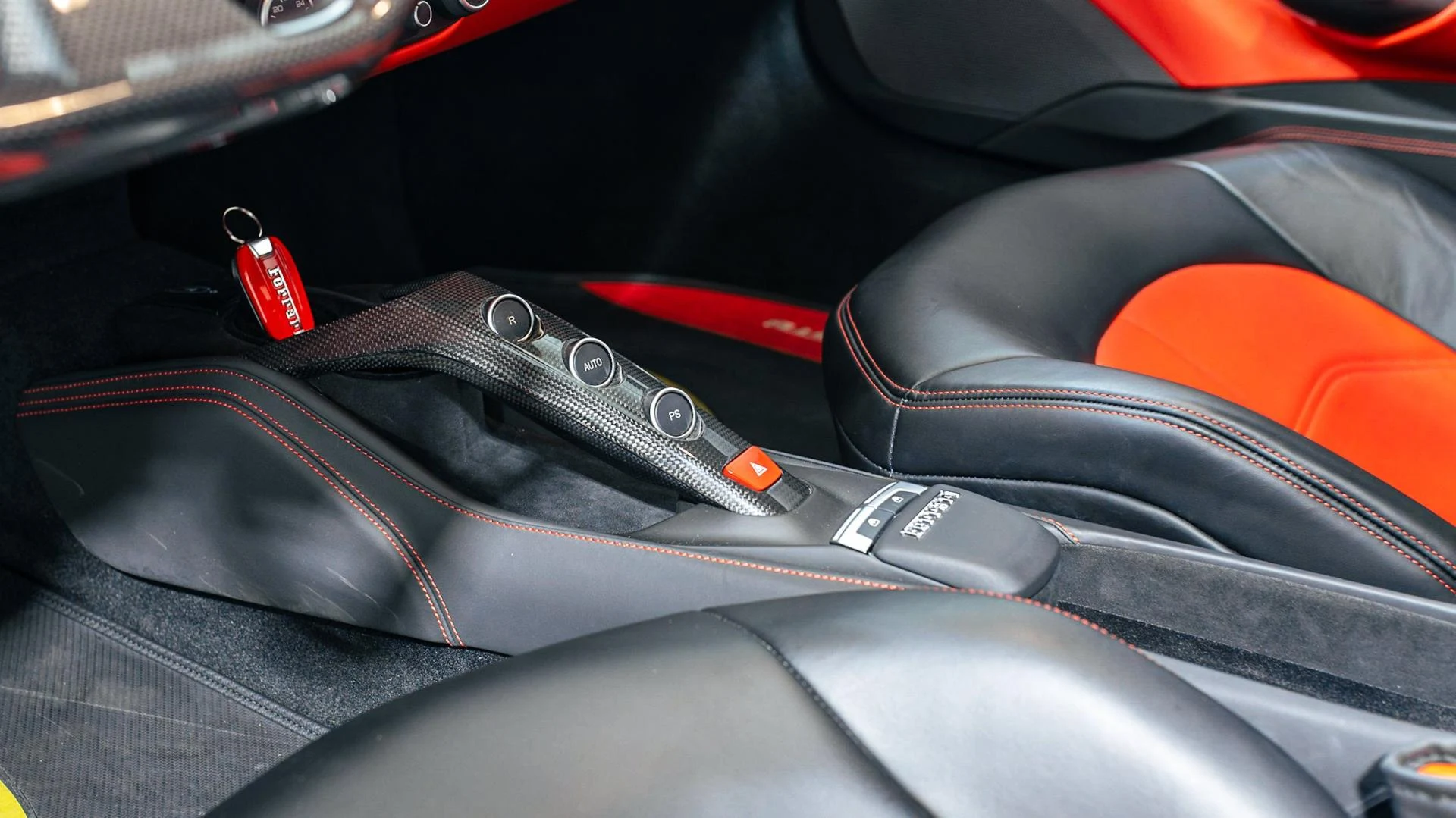 mph006_2607769656_Used_2018_Ferrari_488_GTB_Base_1788523225_7822020503