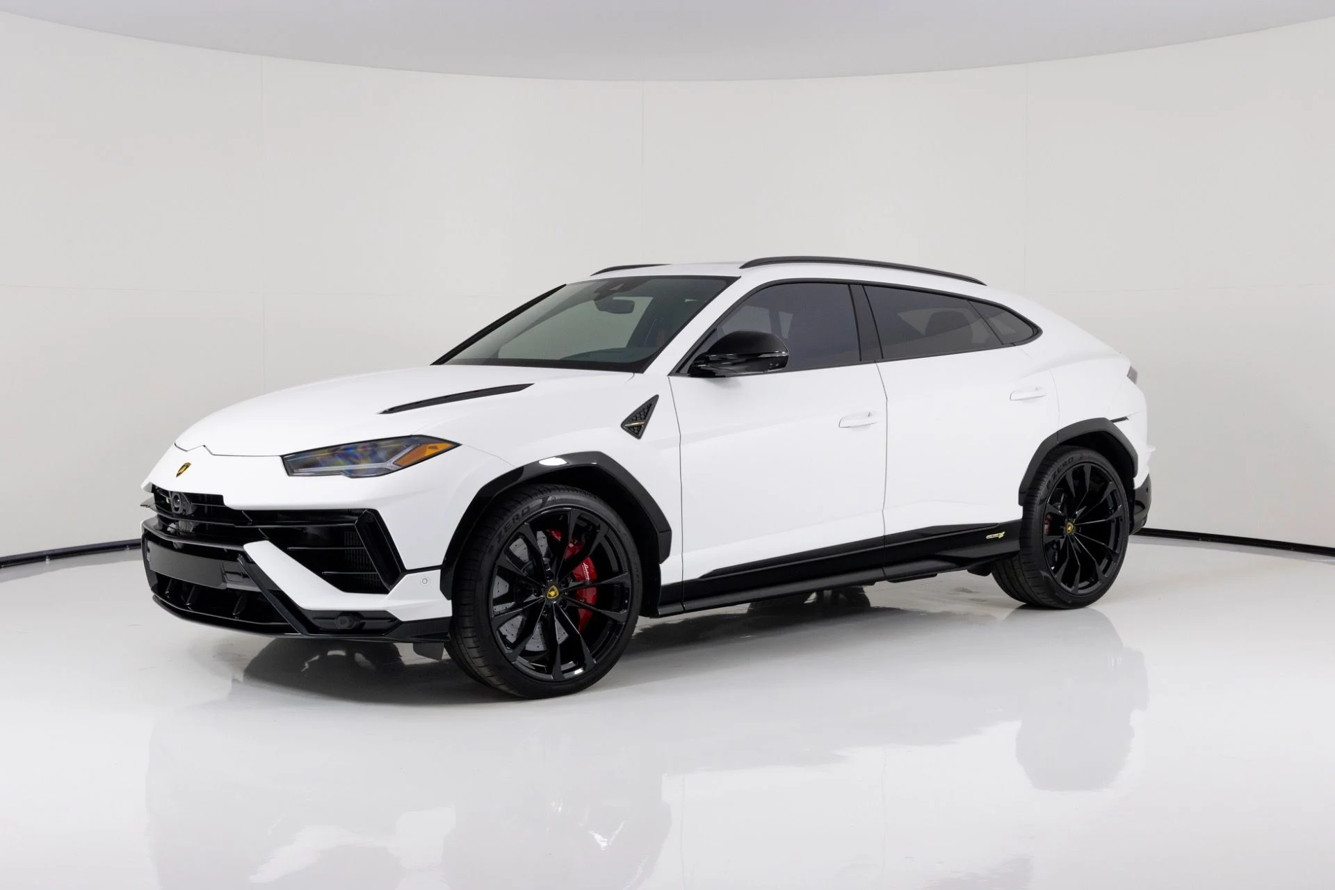 mph006_2611368222_Used_2024_Lamborghini_Urus_S_1765302042_3a8ea7d056