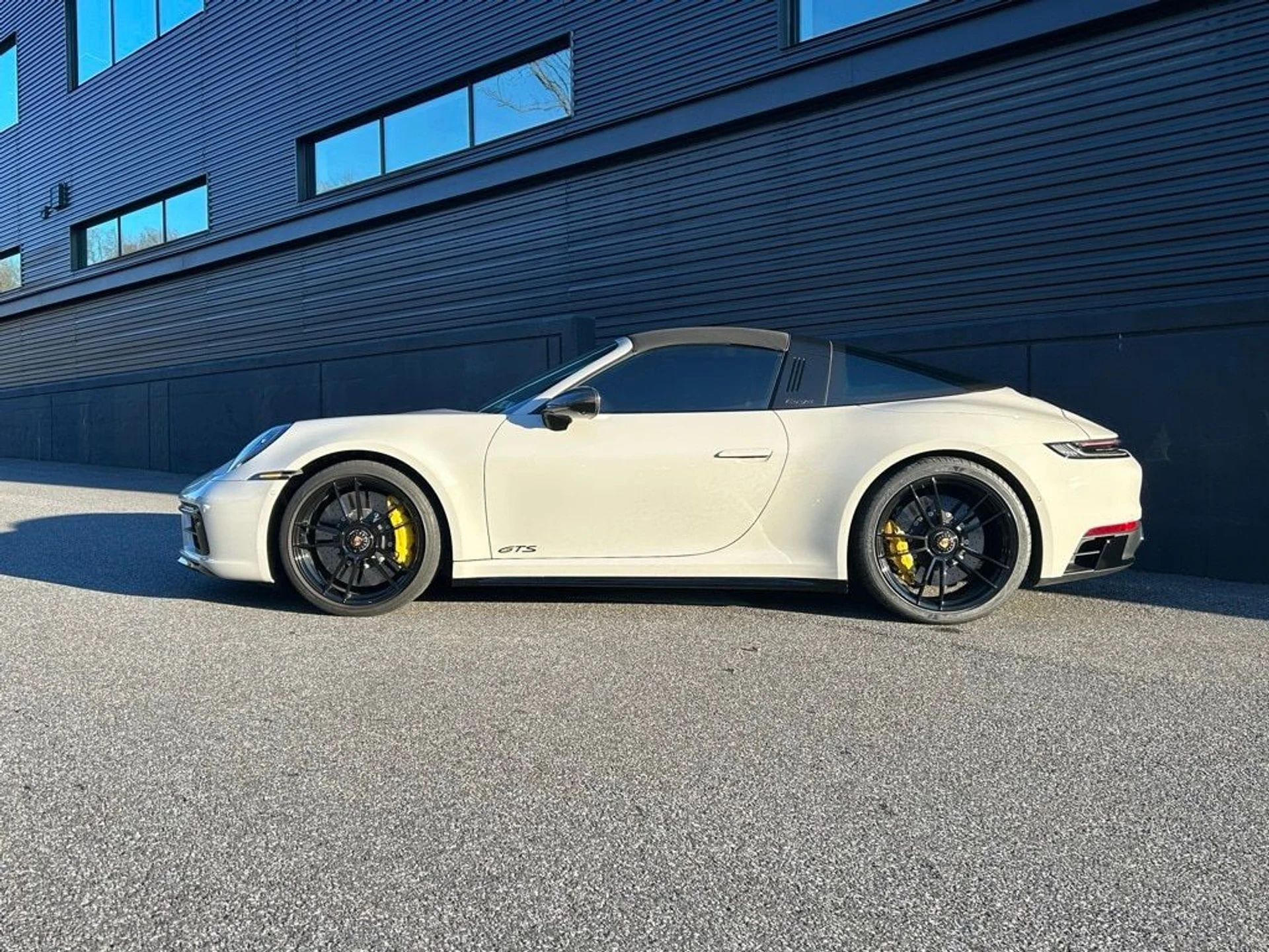 mph006_2613327594_00d0c89319f62ee22c9d832bd50d1460x_b2a00159f2