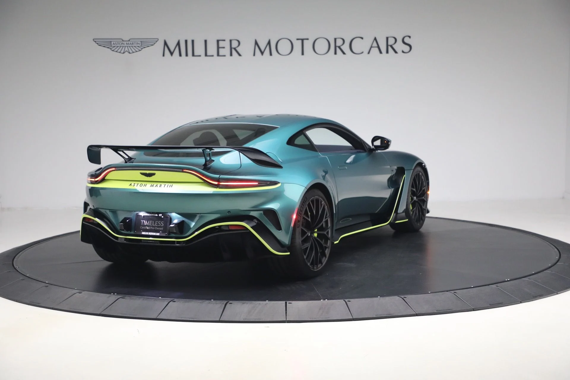 mph006_2615949172_Used_2023_Aston_Martin_Vantage_V12_1777723504_d68d976491
