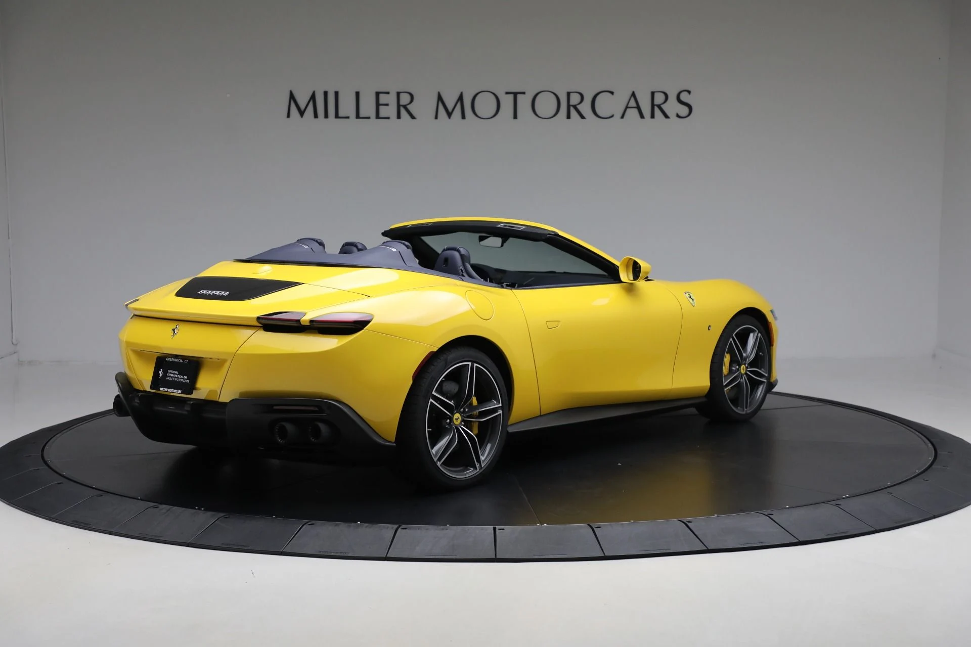 mph006_2617904701_Used_2025_Ferrari_Roma_Spider_1758310814_14de9eefa0