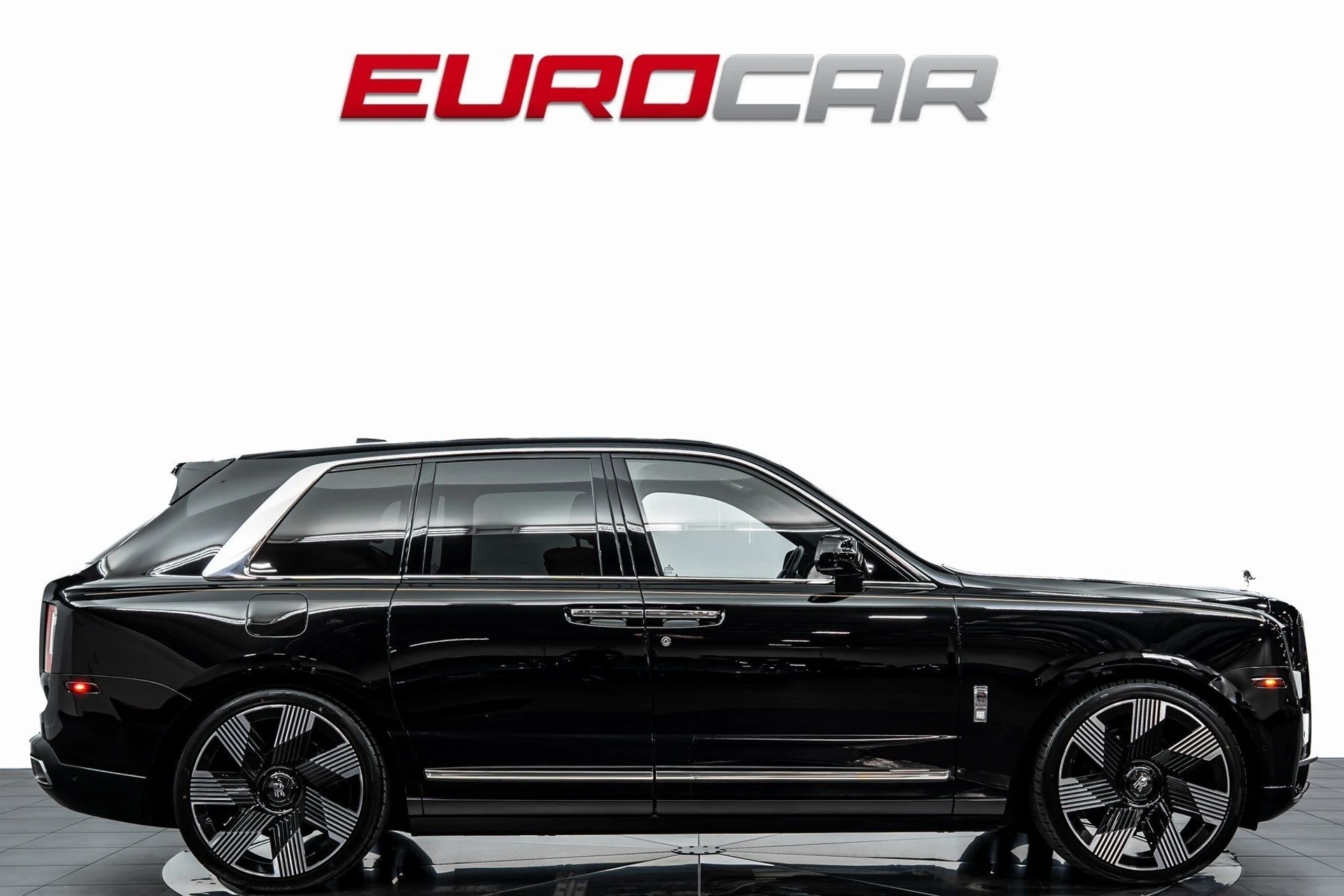 mph006_262470265_image_7_0322f7c6b2