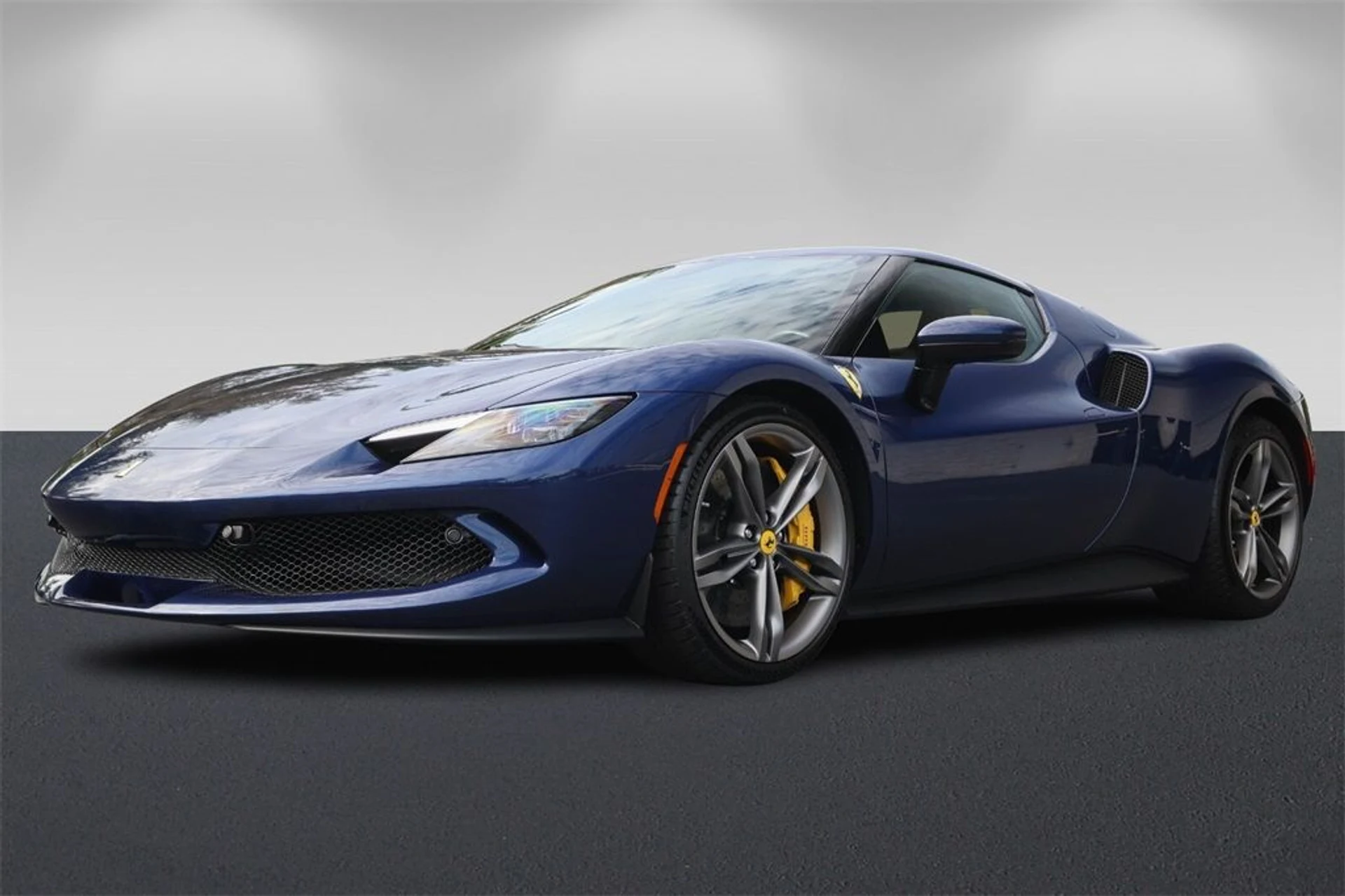 mph006_2632800889_18319d378f2b34bc9441719359404c75_8c653964f5