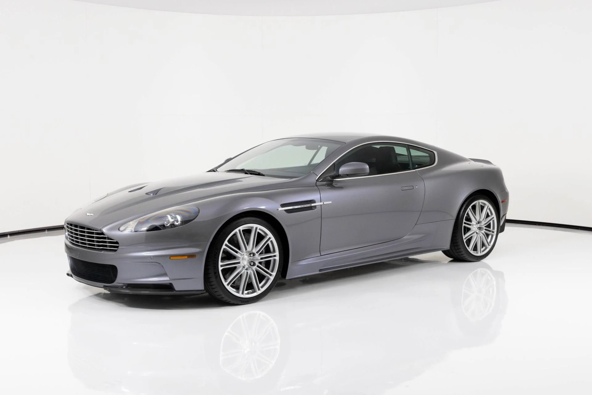 mph006_2632954561_Used_2009_Aston_Martin_DBS_1763602363_2a9fe68cb9