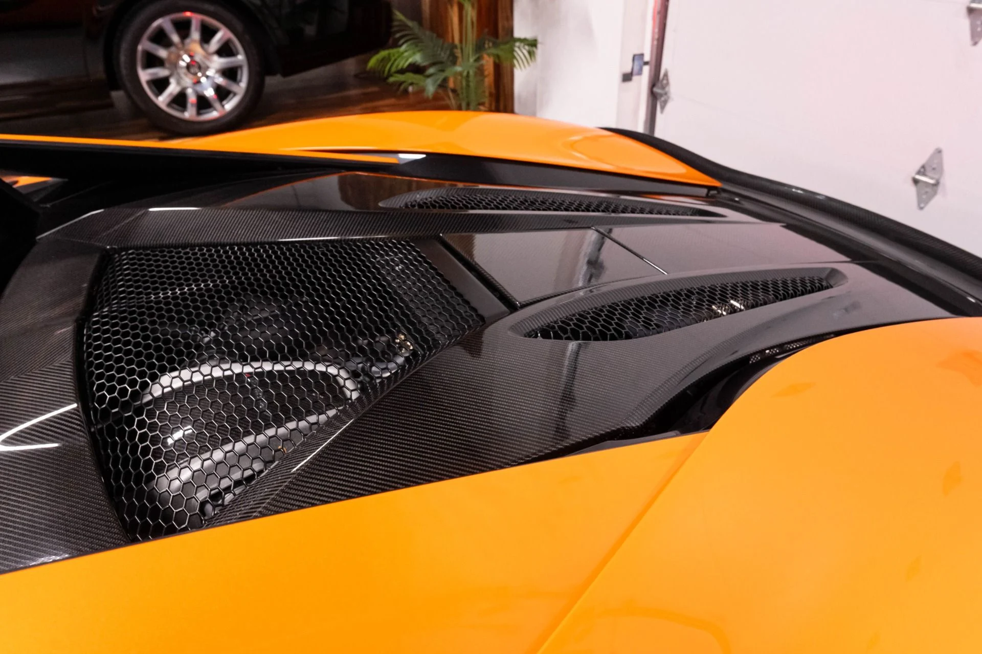 mph006_2639957681_Used_2017_Mc_Laren_570_S_1786570589_892ebee228