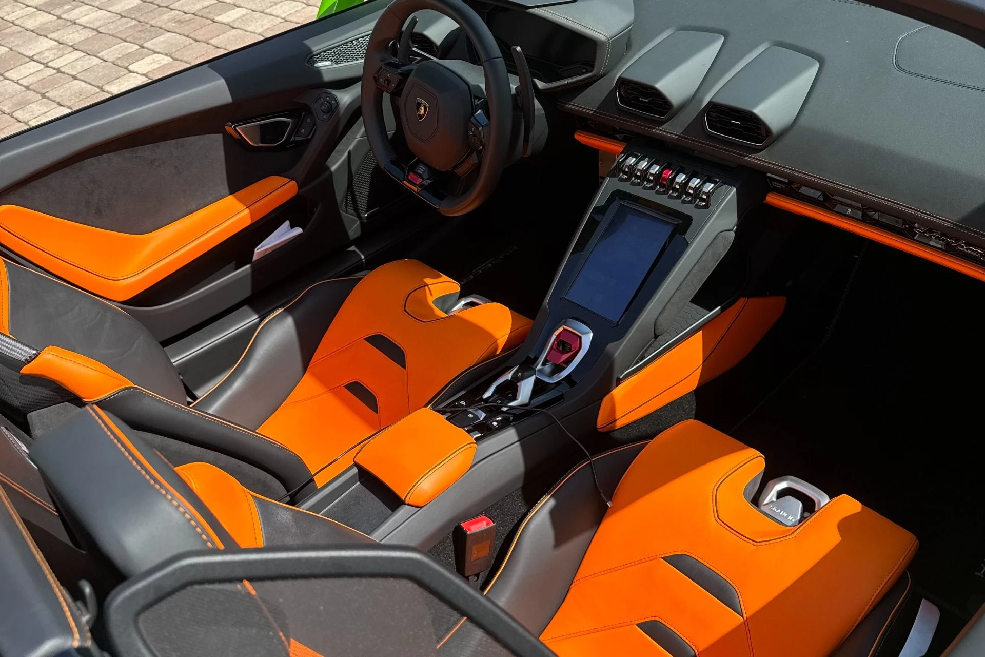 mph006_2644532961_Used_2023_Lamborghini_Huracan_EVO_Spyder_1744393350_ea489e3b26