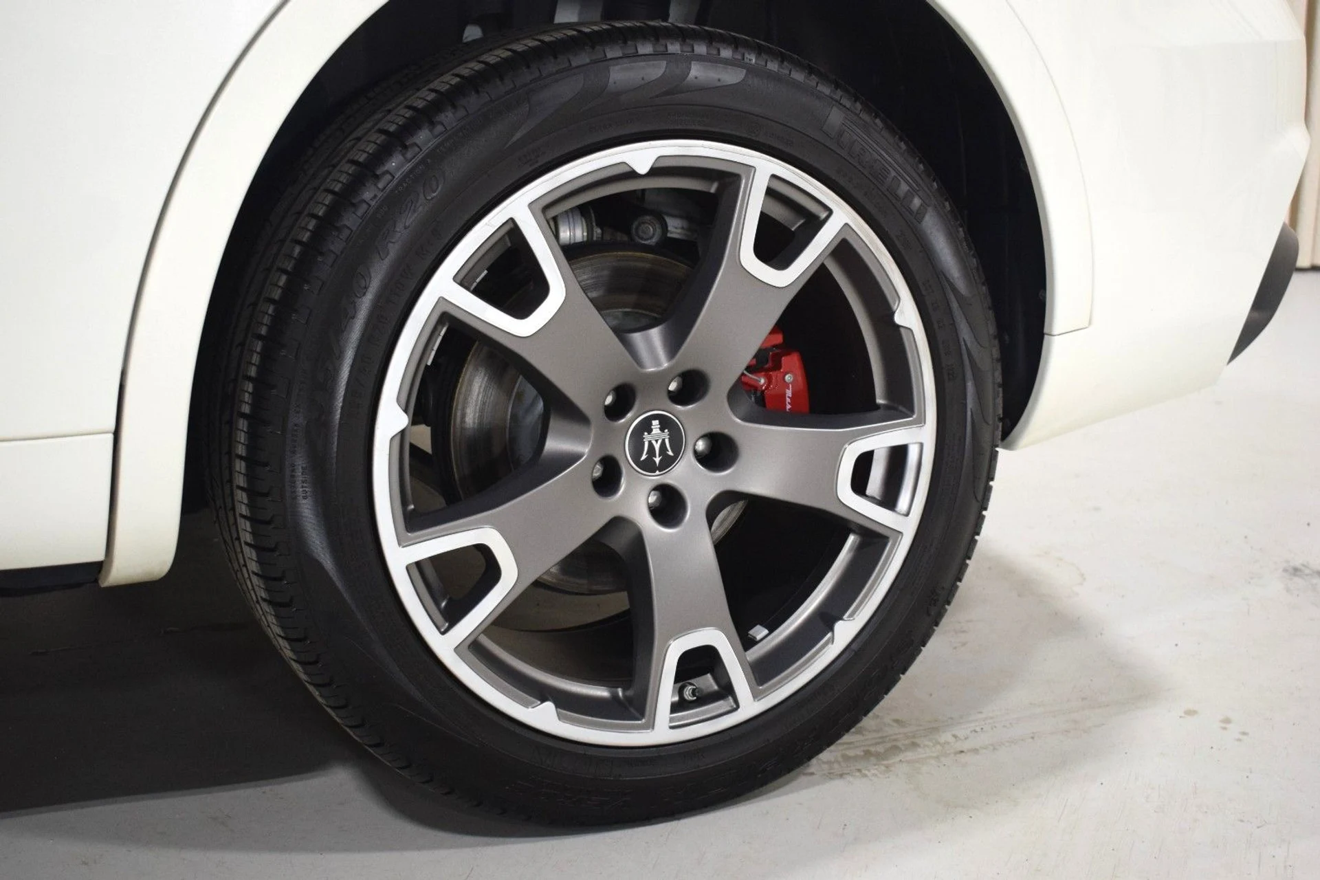 mph006_2645531577_4213f8ea30bd79bd27f01eb483c272c7x_e43b7dd680