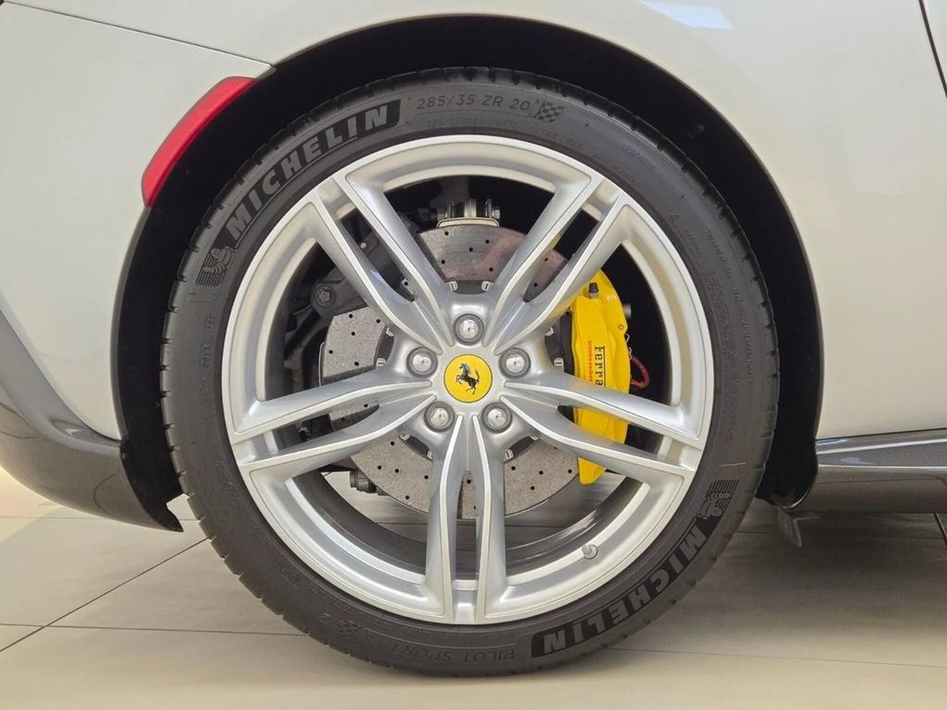 mph006_2647240484_Used_2022_Ferrari_Roma_1788351285_b203844df2