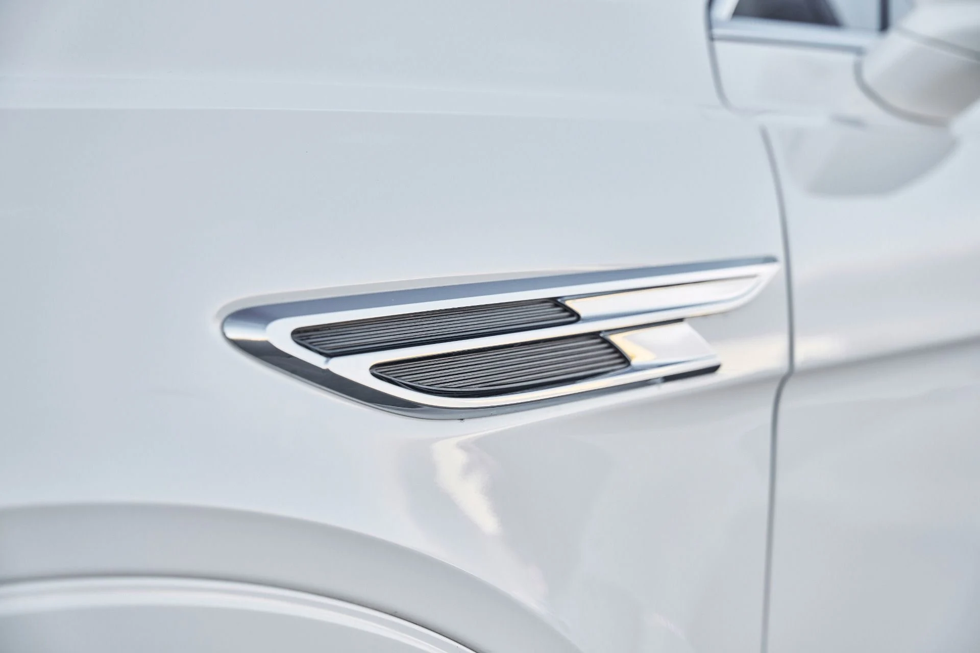 mph006_2652609288_Used_2022_Bentley_Bentayga_V8_1768246086_2484466f97