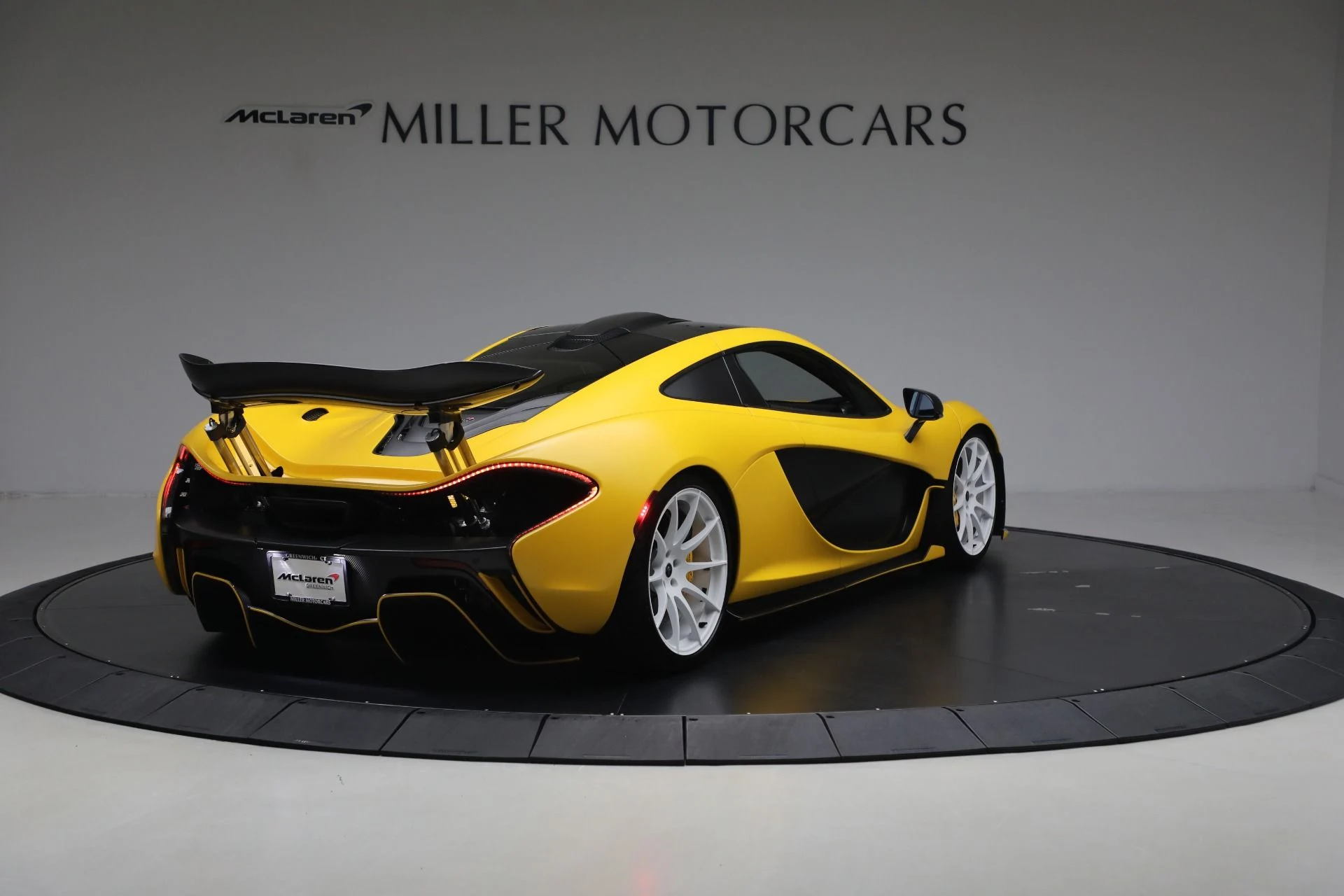mph006_265575549_Used_2015_Mc_Laren_P1_565288cfa3