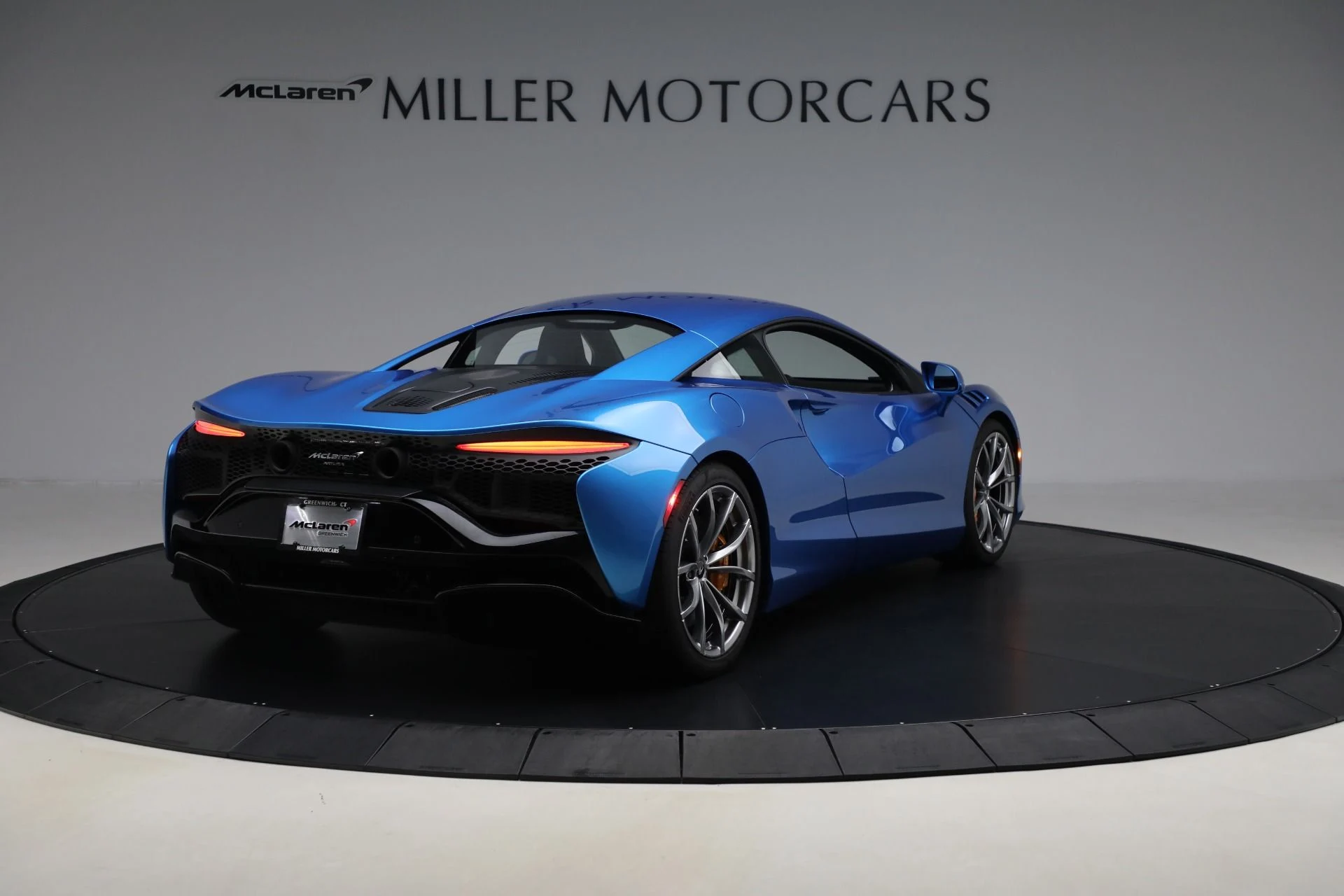 mph006_2659621819_Used_2024_Mc_Laren_Artura_Vision_00048f4b85