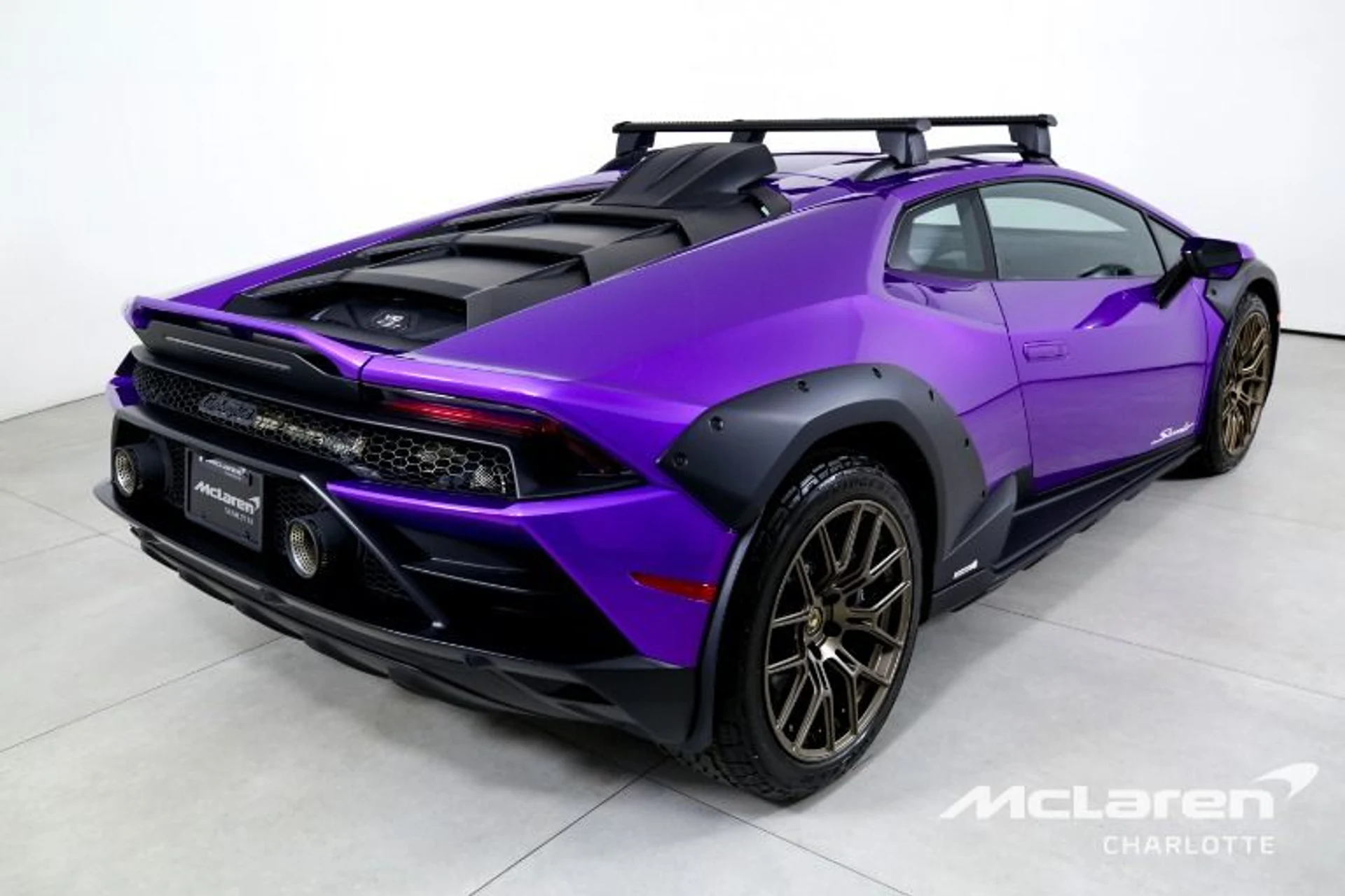 mph006_2665037342_Used_2024_Lamborghini_Huracan_Sterrato_5897feaee0