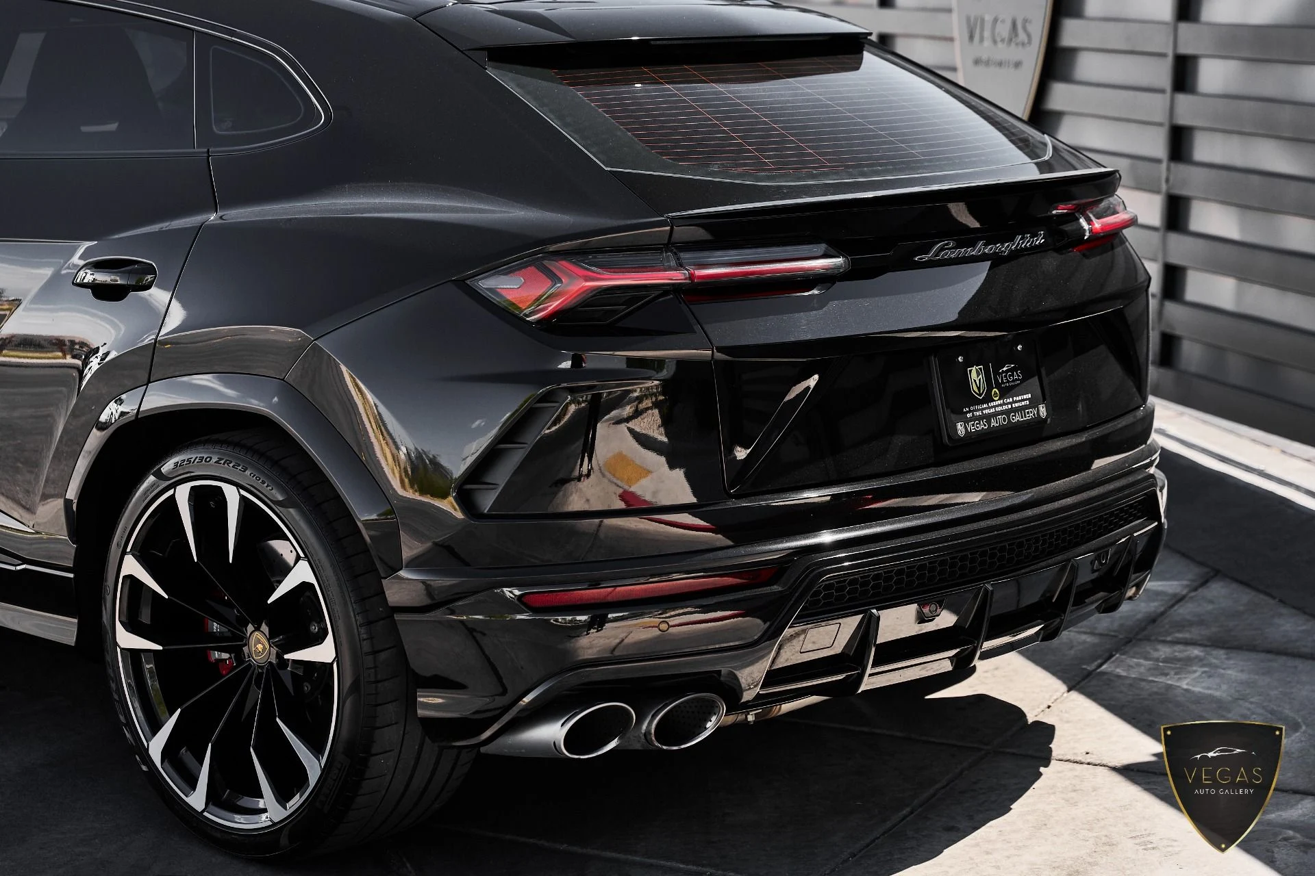 mph006_2667299442_Used_2022_Lamborghini_Urus_1782337542_217da28560