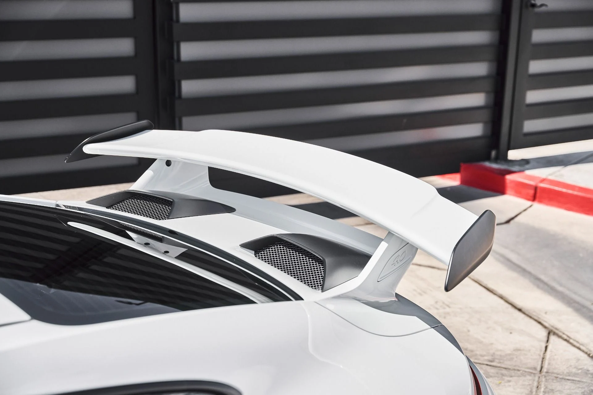 mph006_2667529374_Used_2018_Porsche_911_GT_3_1777749528_f14fb06639