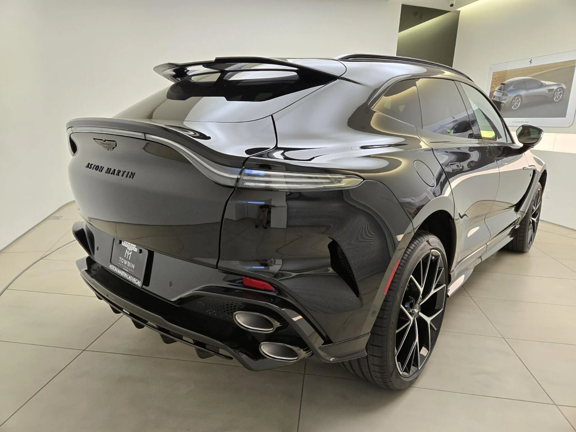 mph006_2669802534_New_2026_Aston_Martin_DBX_S_1776489469_07b85779cf