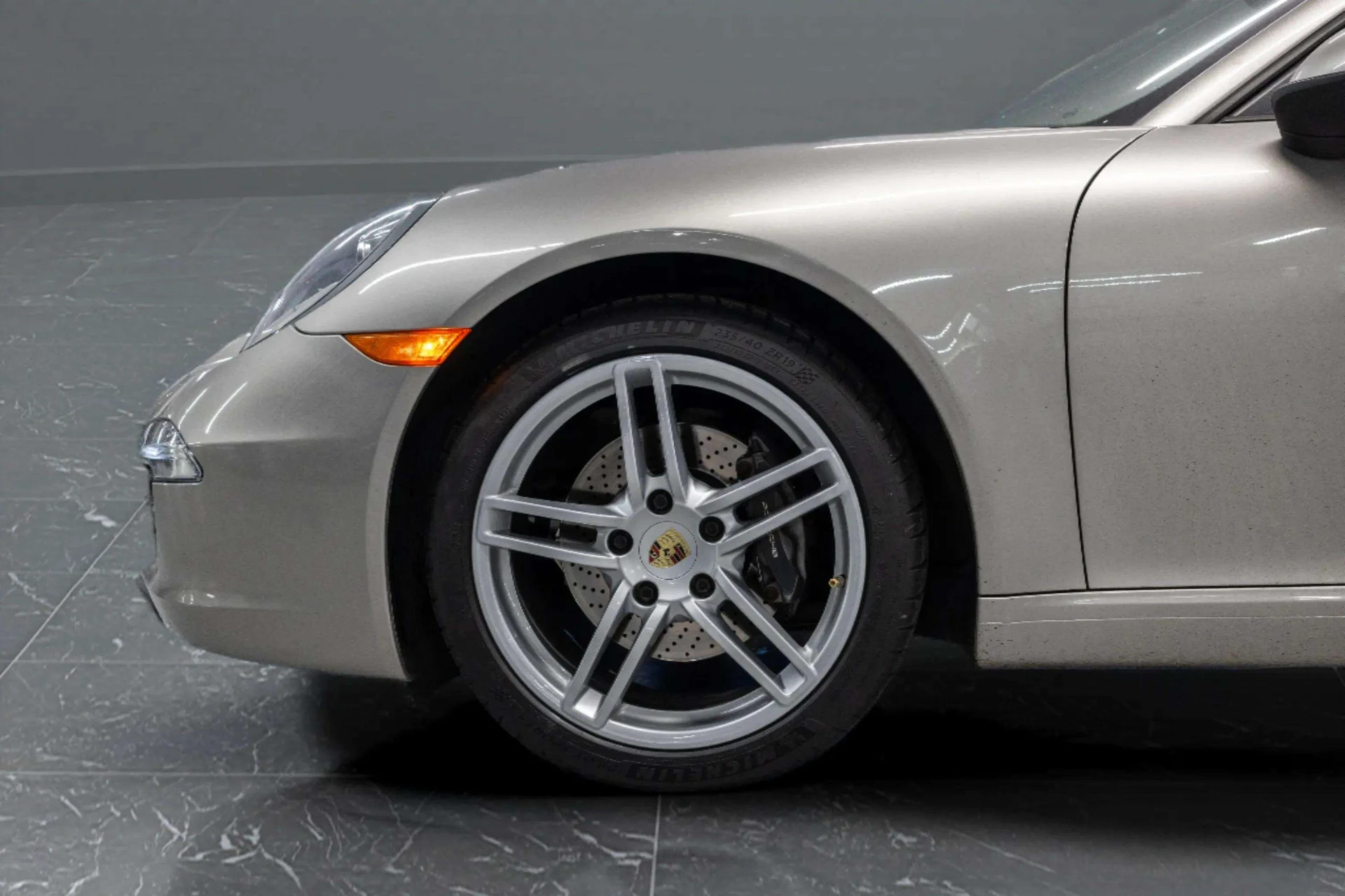 mph006_2676098699_eb8bd663_c099_46b3_9123_f9f2ee26e9d7_201220_Porsche2091120_Carrera2028_WP_0_CA_2_A96_CS_14062929_5_e2e49db620