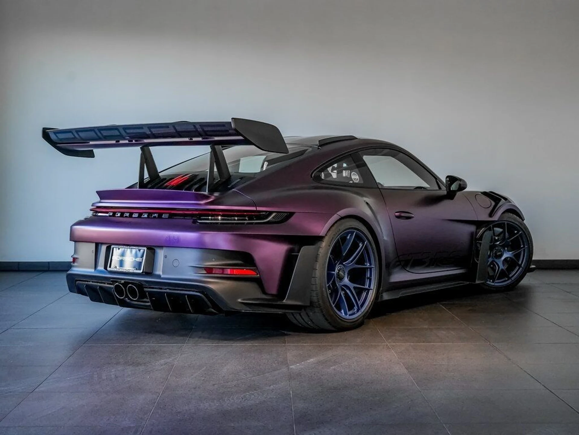 mph006_2689039947_6445c11ee9ee14c899fd2e7ceecb4547_e0496b4e35