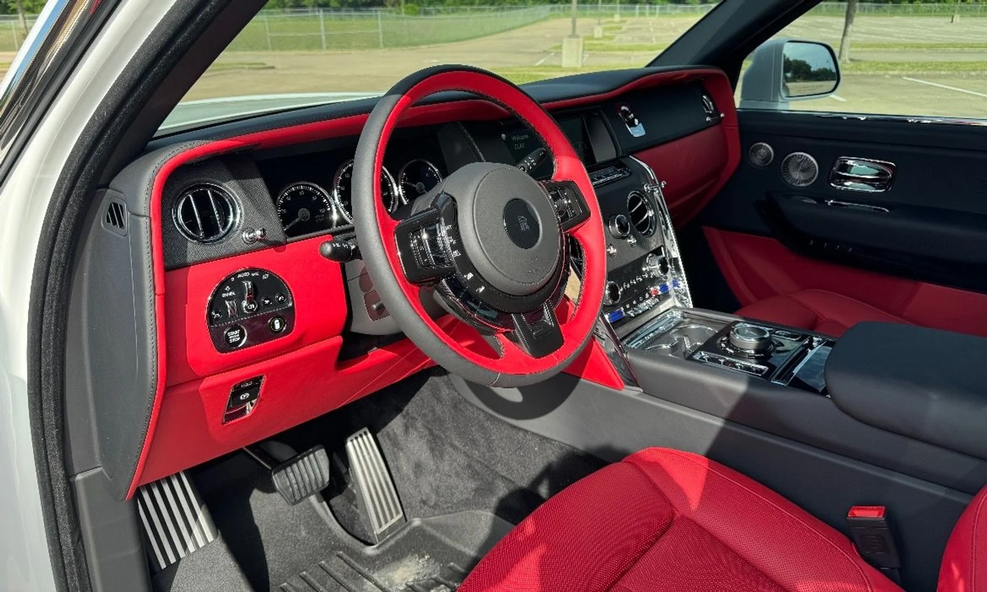 mph006_2712142631_New_2024_Rolls_Royce_Cullinan_1762902486_4f7facbd03