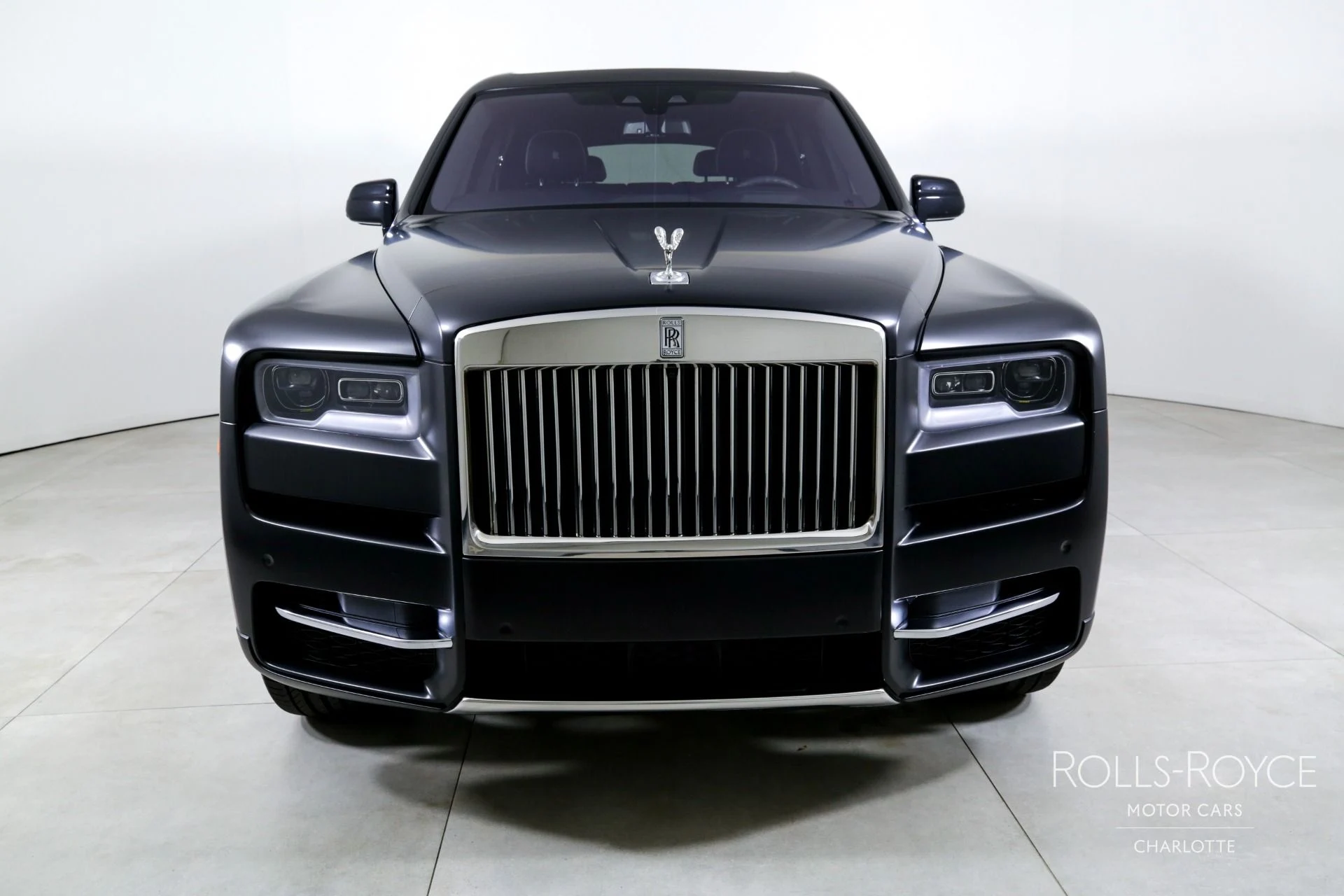 mph006_2716308000_Used_2023_Rolls_Royce_Cullinan_1749155618_edd40b4915