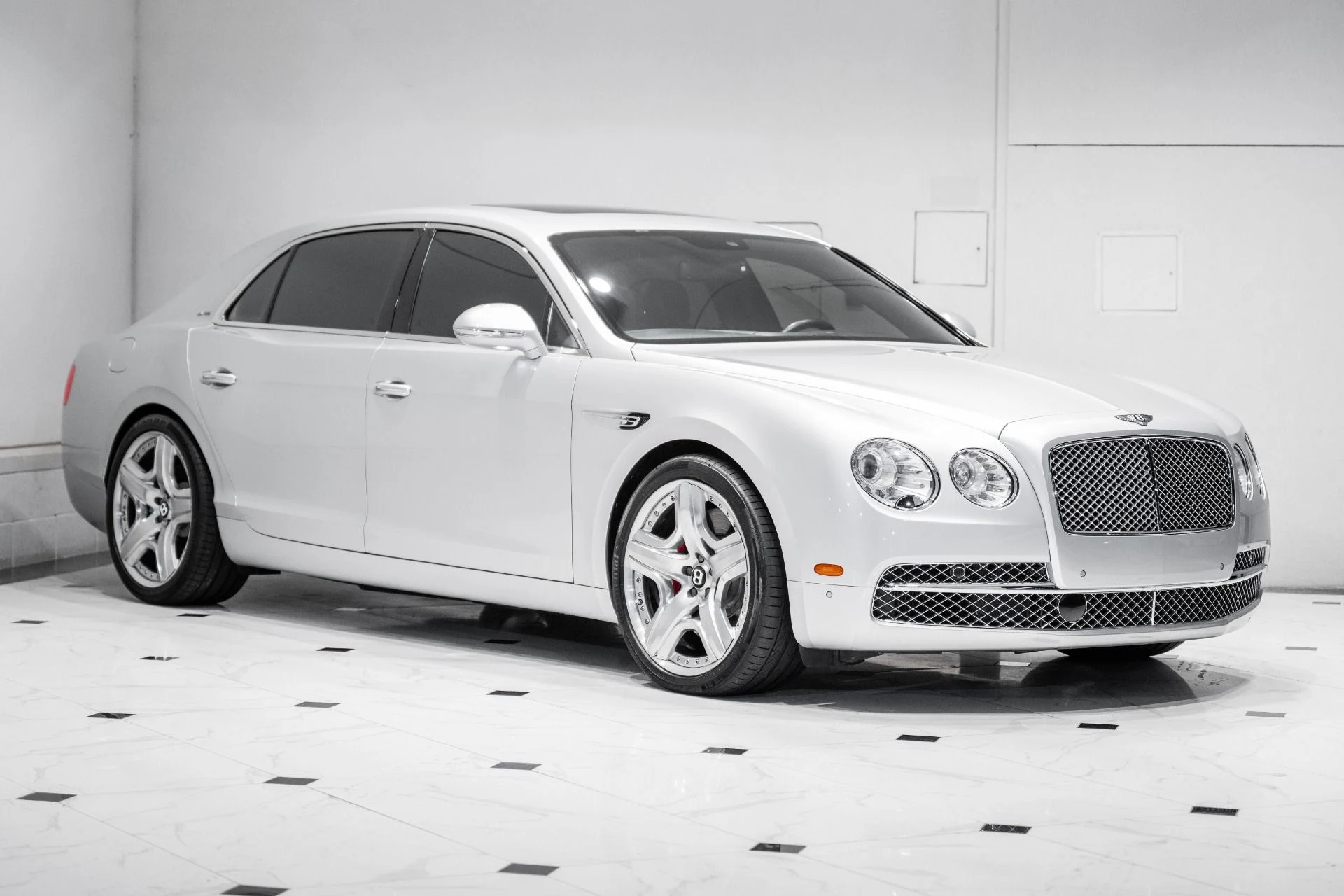 mph006_2716397470_Used_2014_Bentley_Flying_Spur_1764428362_2ca3a67bf2