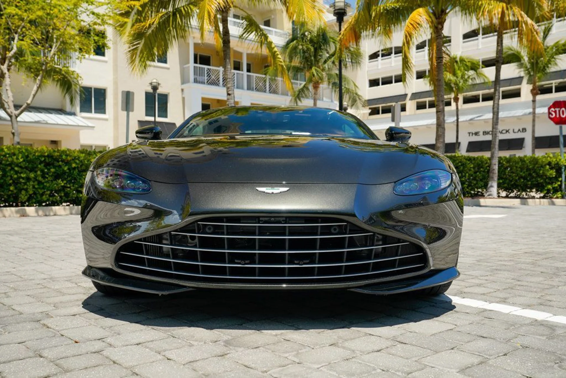 mph006_2719944446_used_2021_aston_martin_vantage_coupemanual_14354_22900621_7_1024_688763c2e7