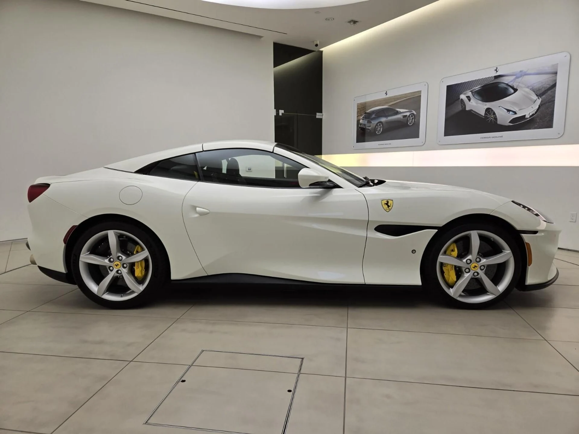 mph006_2723676900_Used_2023_Ferrari_Portofino_1757488861_fc08199643
